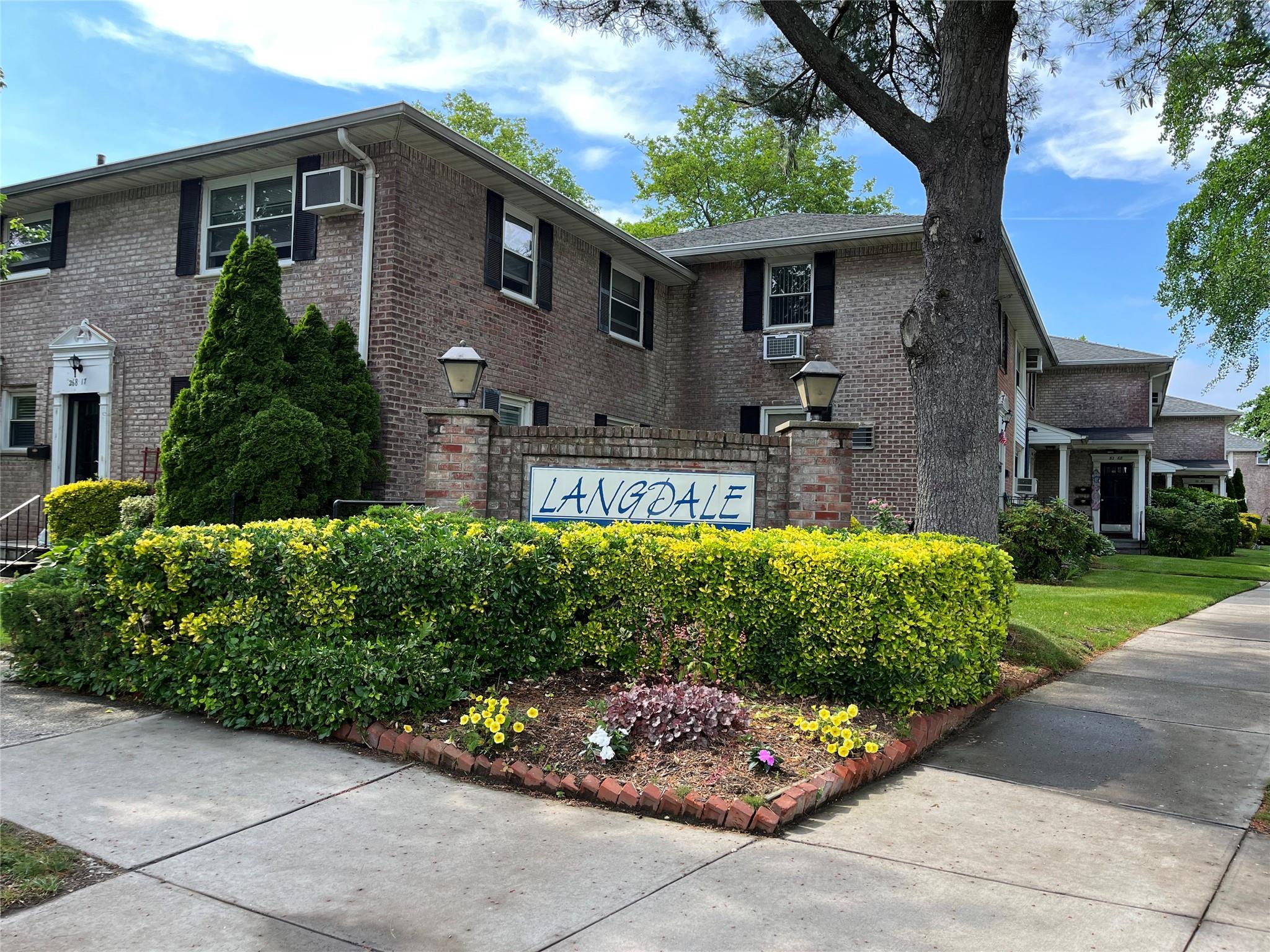 #1 photo, 82-25 268 Street, 皇后區 New Hyde Park , NY 11004