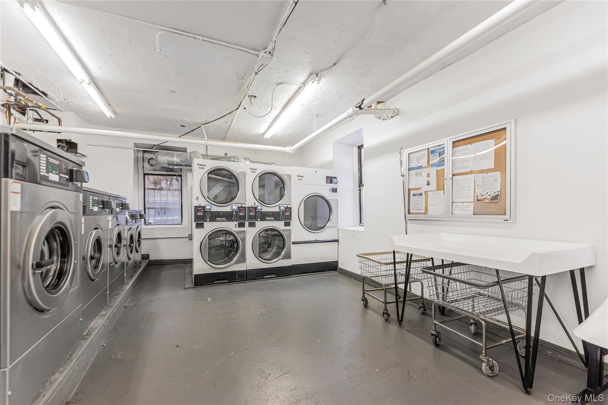 #12 photo, 2187 Holland Avenue, ブロンクス区 Bronx , NY 10462