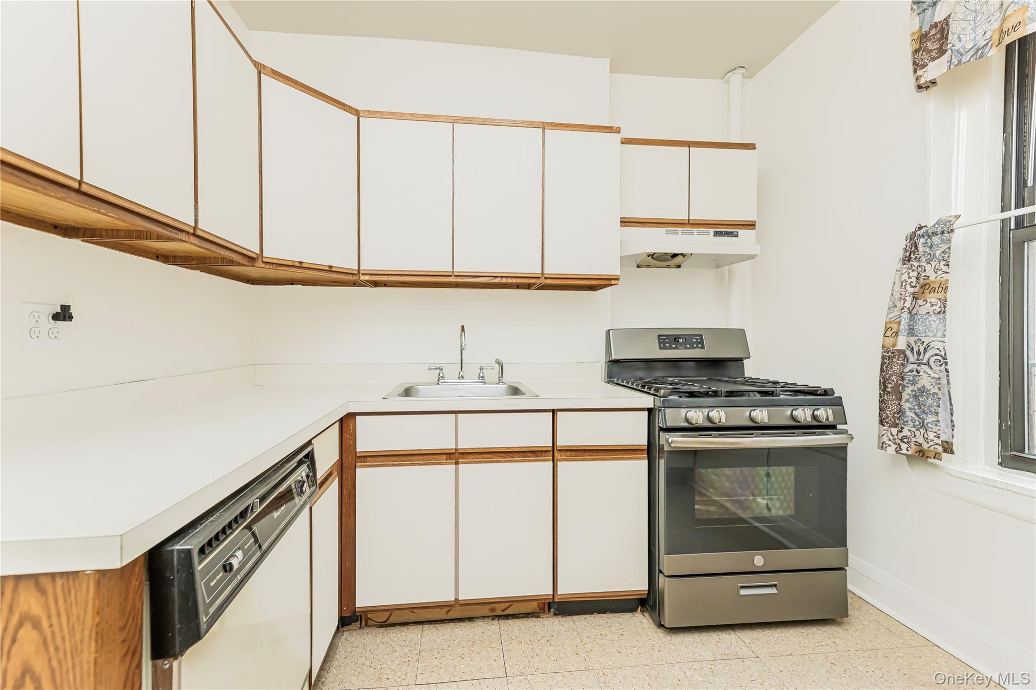 #5 photo, 2187 Holland Avenue, ブロンクス区 Bronx , NY 10462