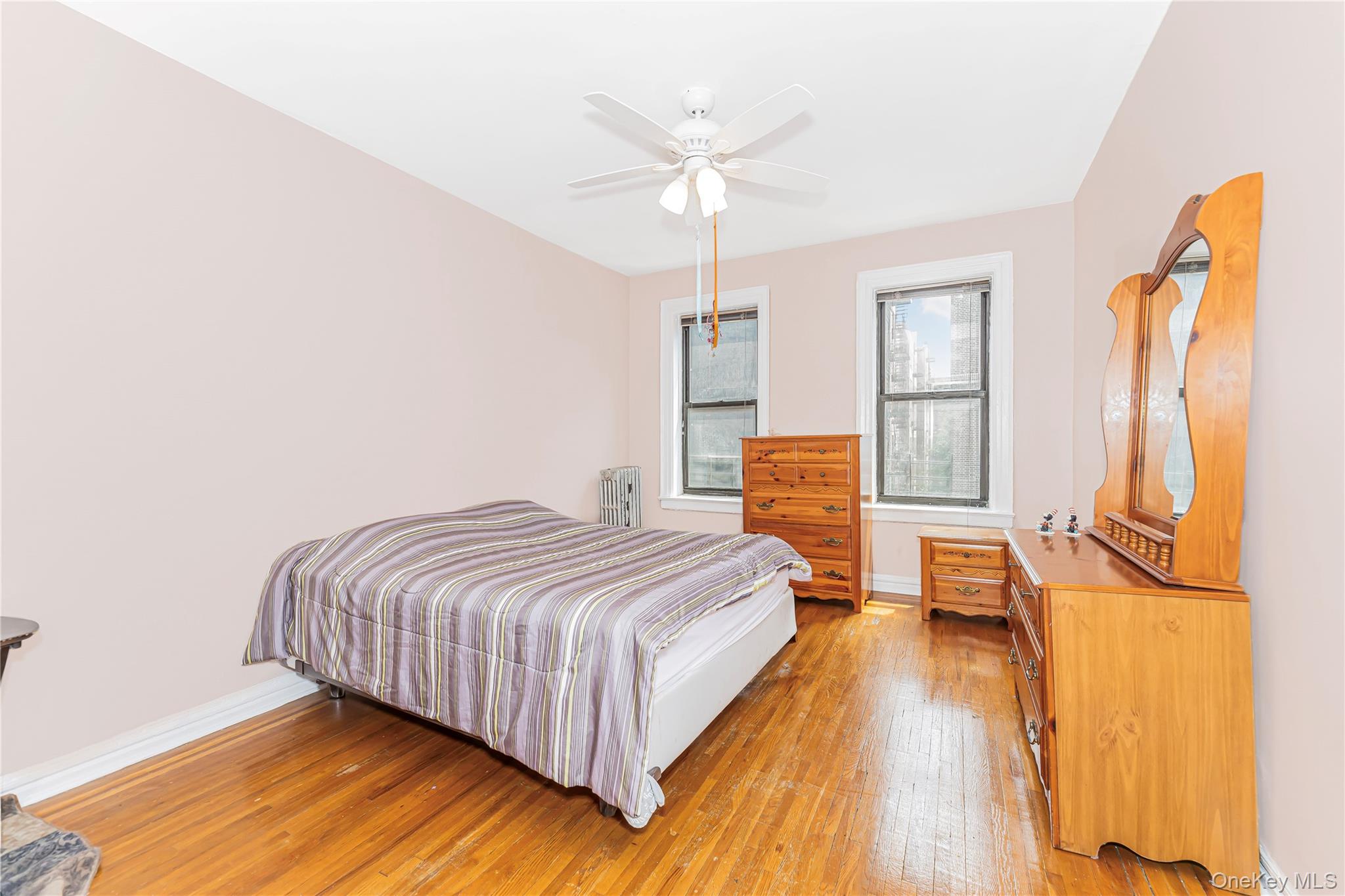 #8 photo, 2187 Holland Avenue, ブロンクス区 Bronx , NY 10462