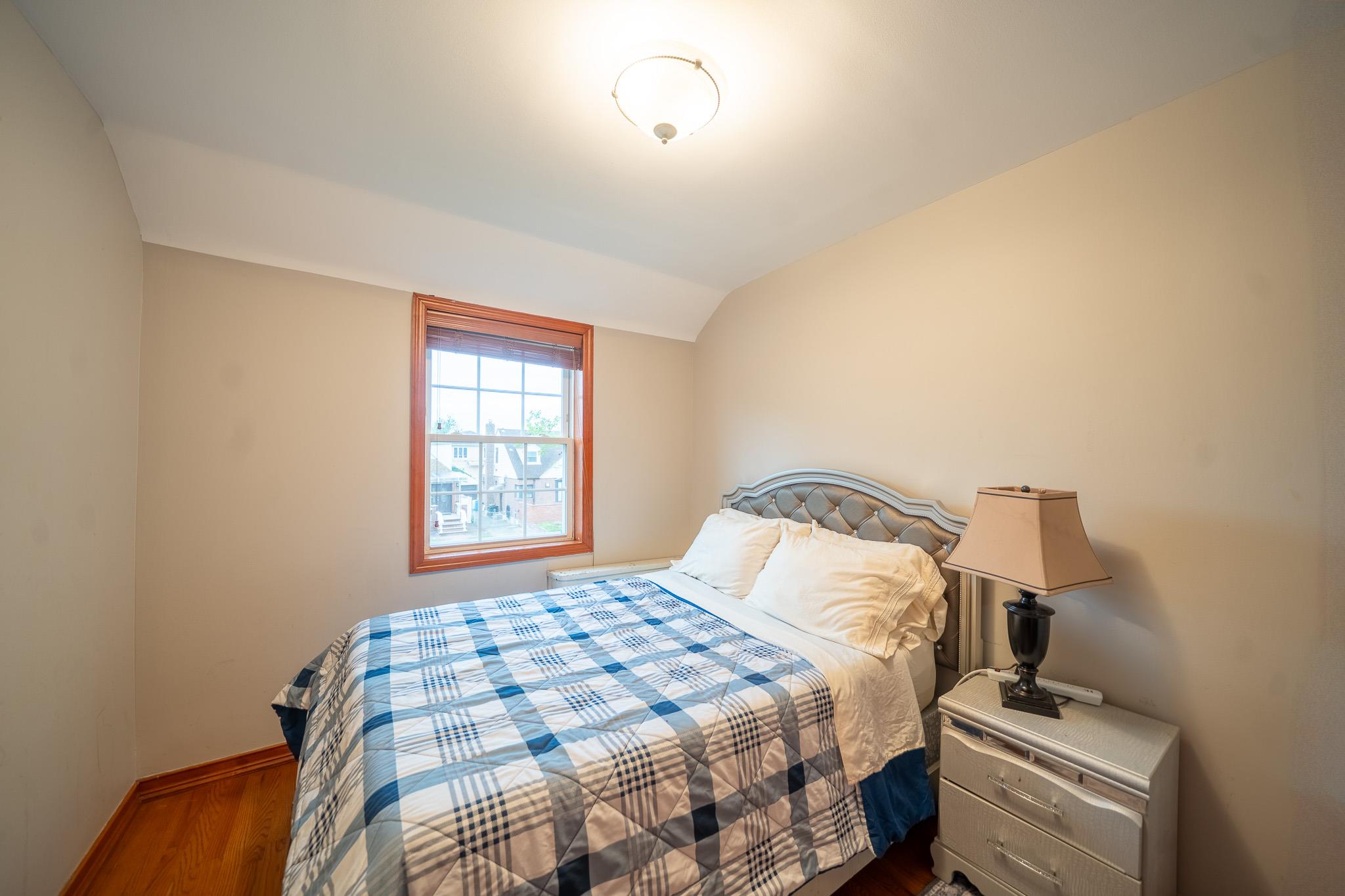 #18 photo, 67-23 182nd Street, Fresh Meadows , NY 11365