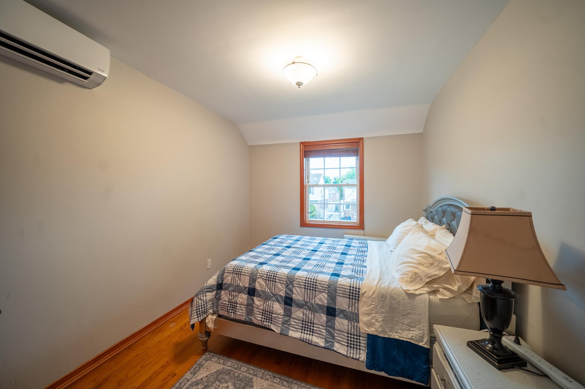 #19 photo, 67-23 182nd Street, Fresh Meadows , NY 11365