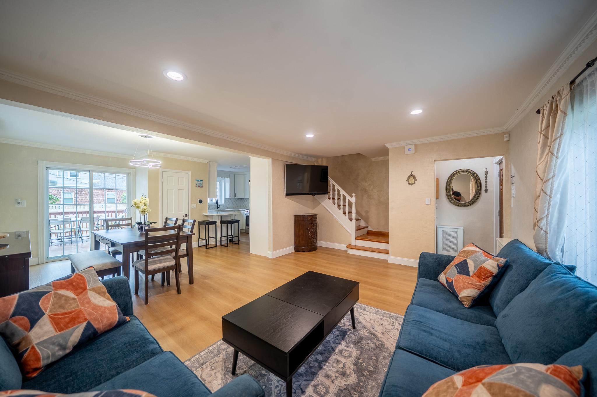 #4 photo, 67-23 182nd Street, Fresh Meadows , NY 11365