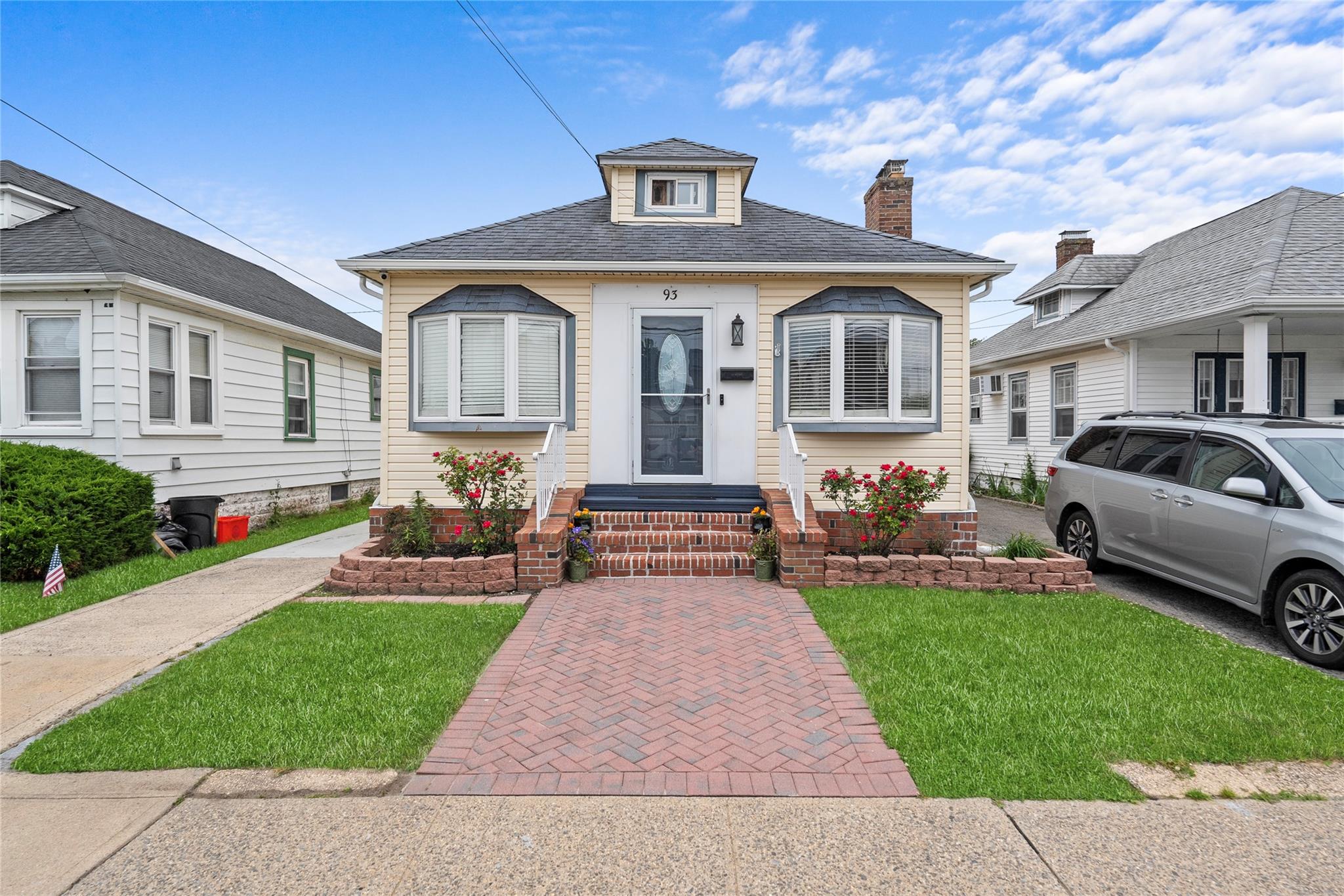 #1 photo, 93 Island Parkway, Island Park , NY 11558