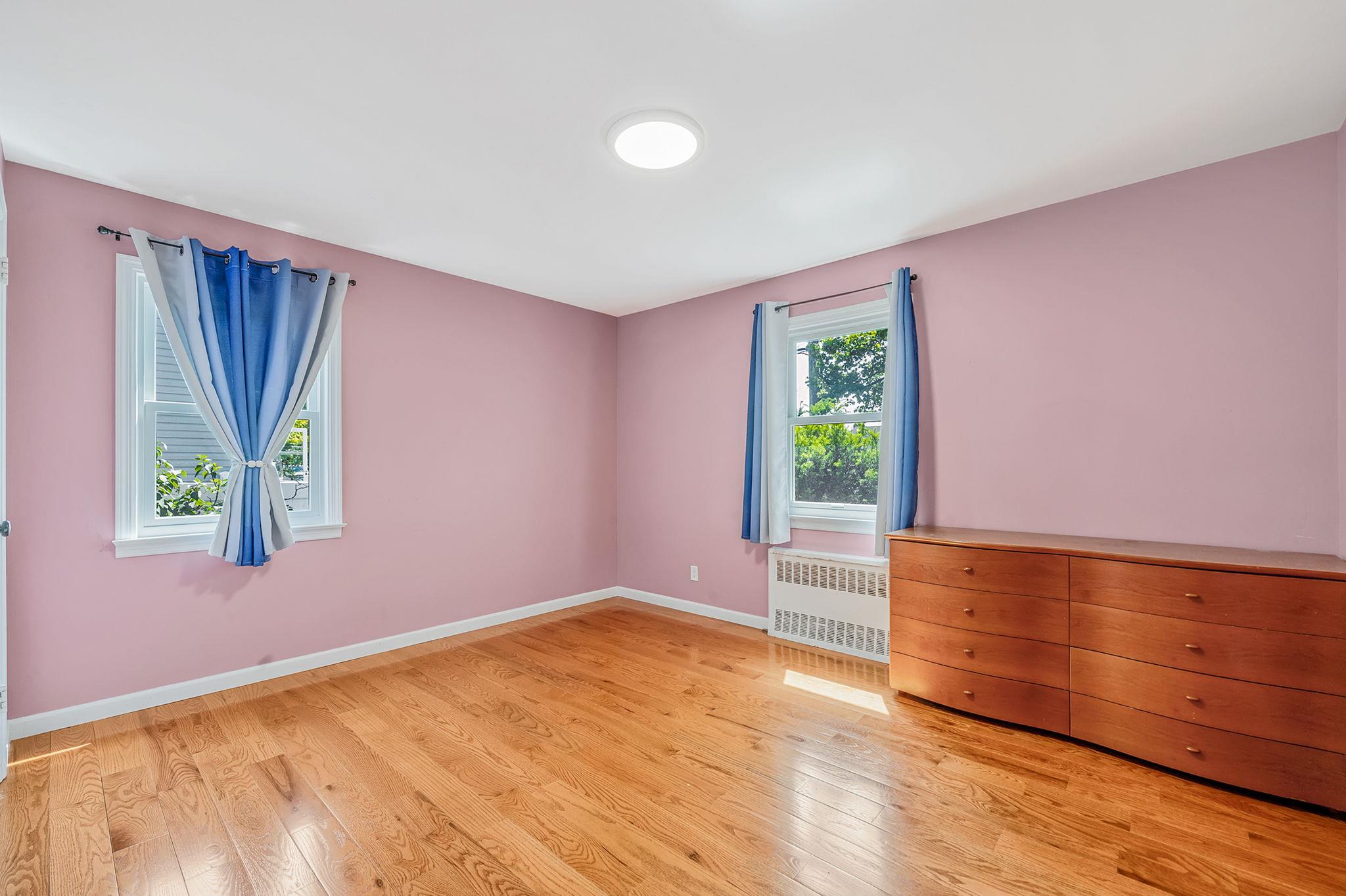 #11 photo, 859 Franklin Avenue, Valley Stream , NY 11580