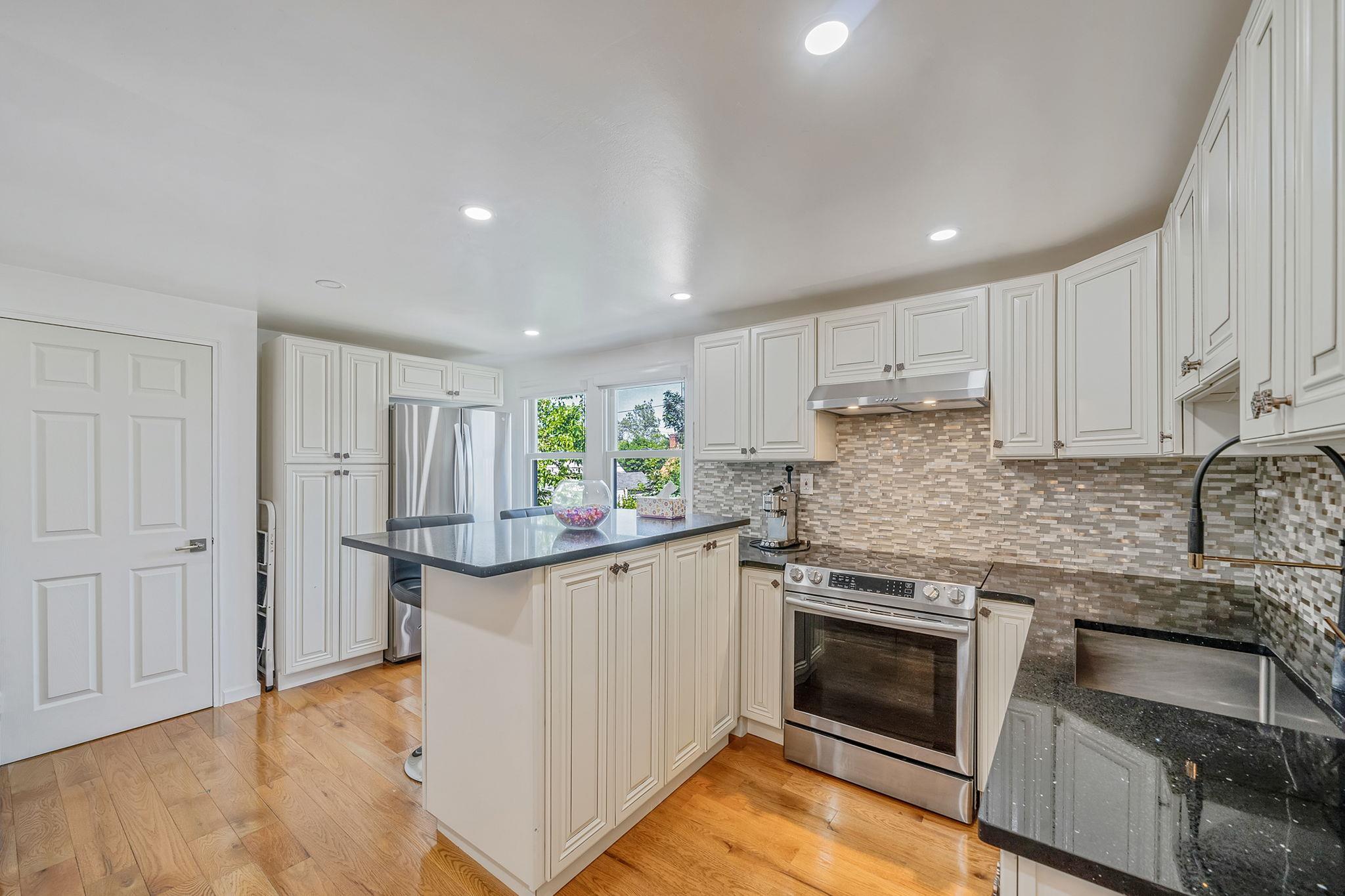 #14 photo, 859 Franklin Avenue, Valley Stream , NY 11580