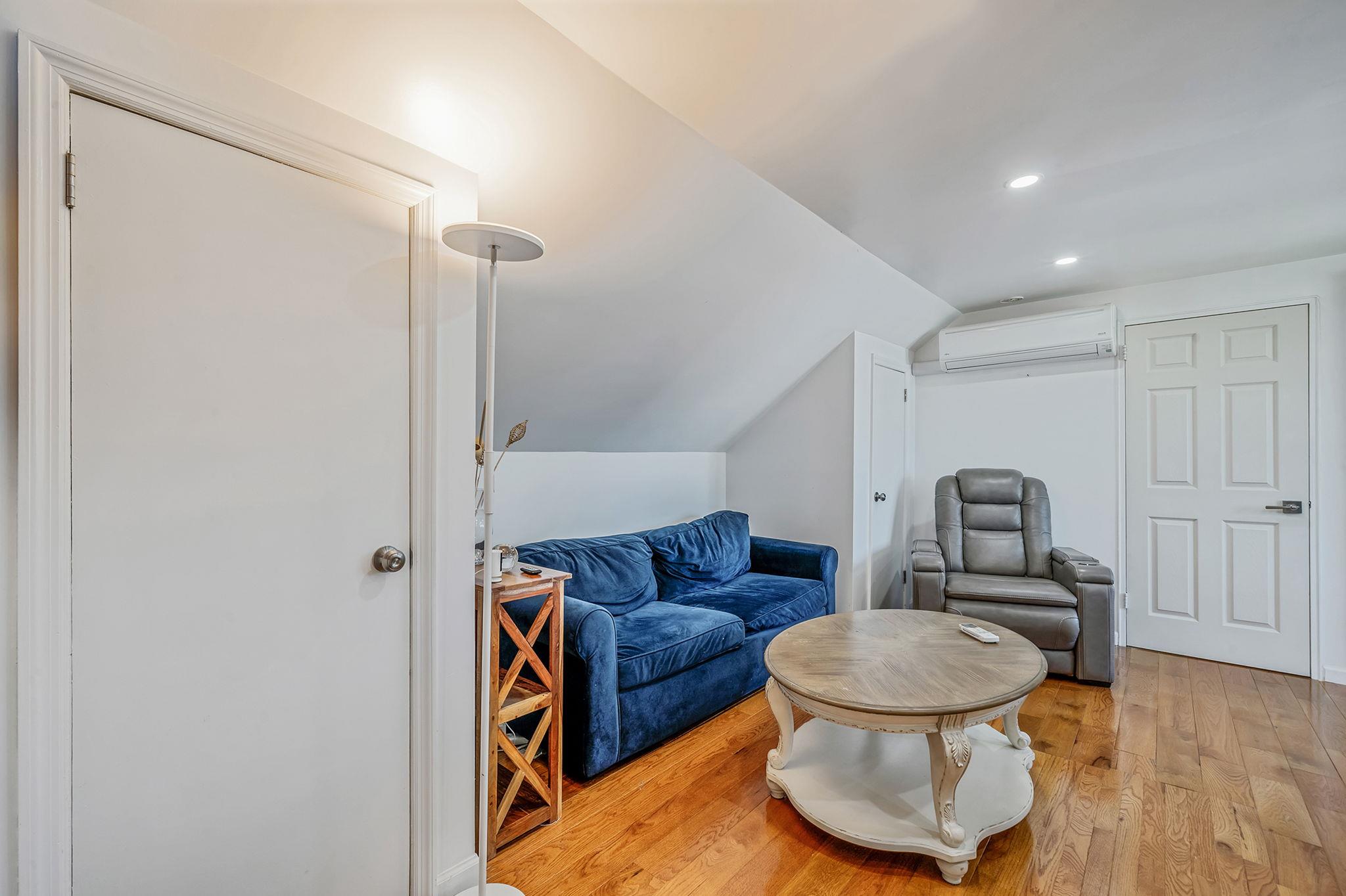 #17 photo, 859 Franklin Avenue, Valley Stream , NY 11580