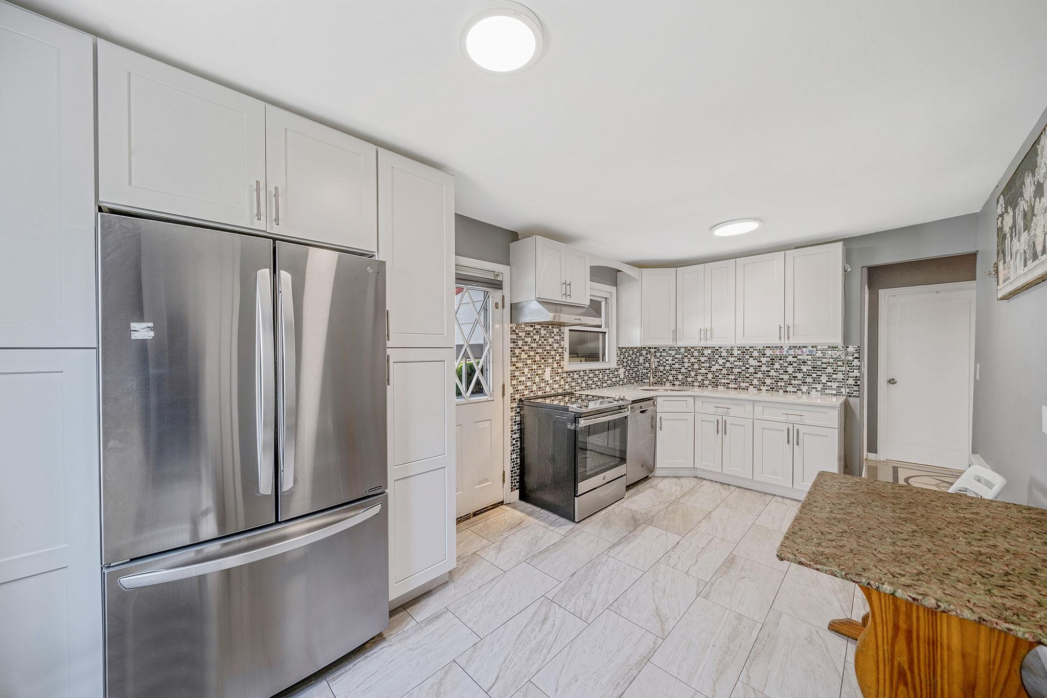 #5 photo, 859 Franklin Avenue, Valley Stream , NY 11580