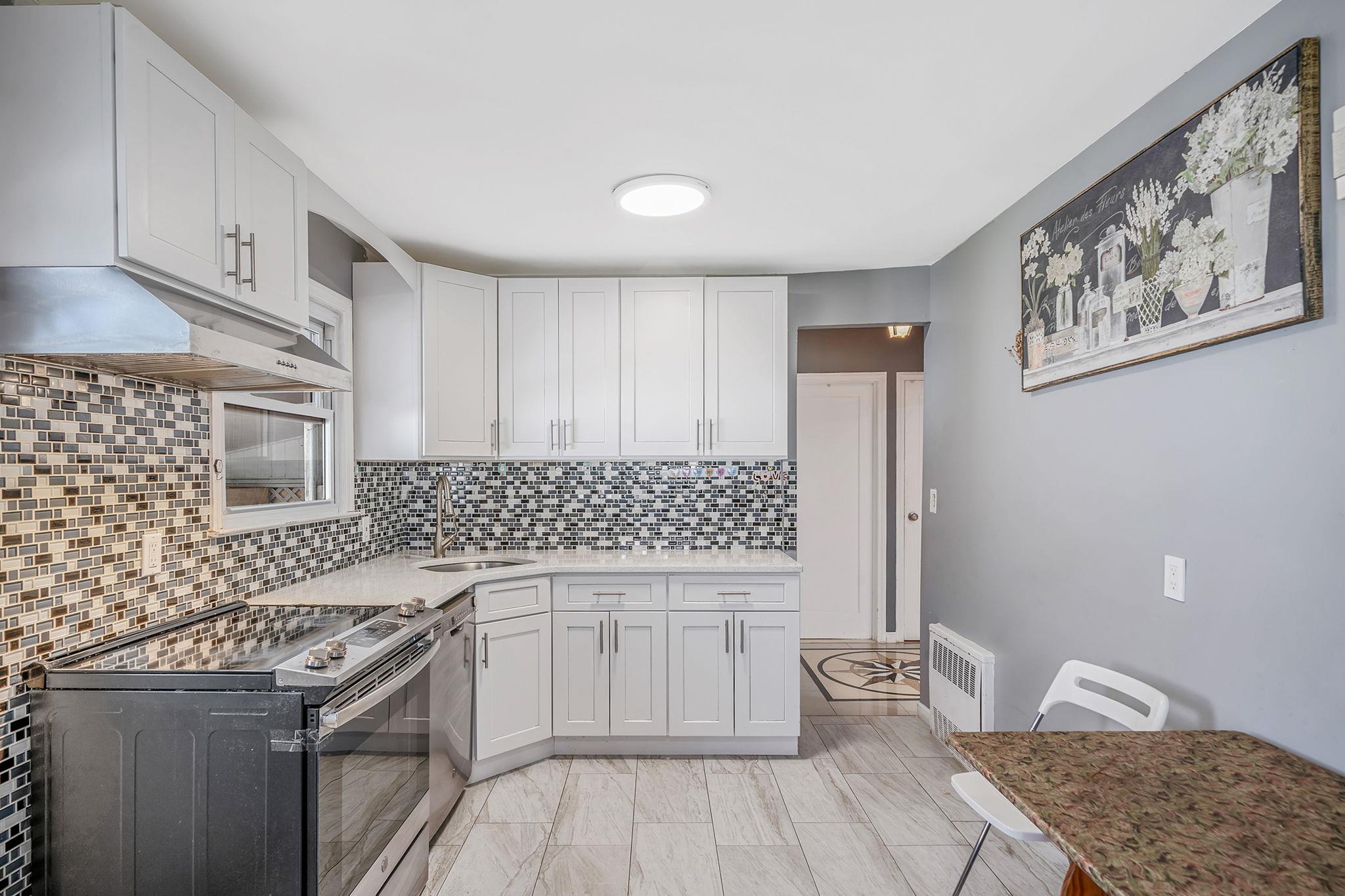 #6 photo, 859 Franklin Avenue, Valley Stream , NY 11580