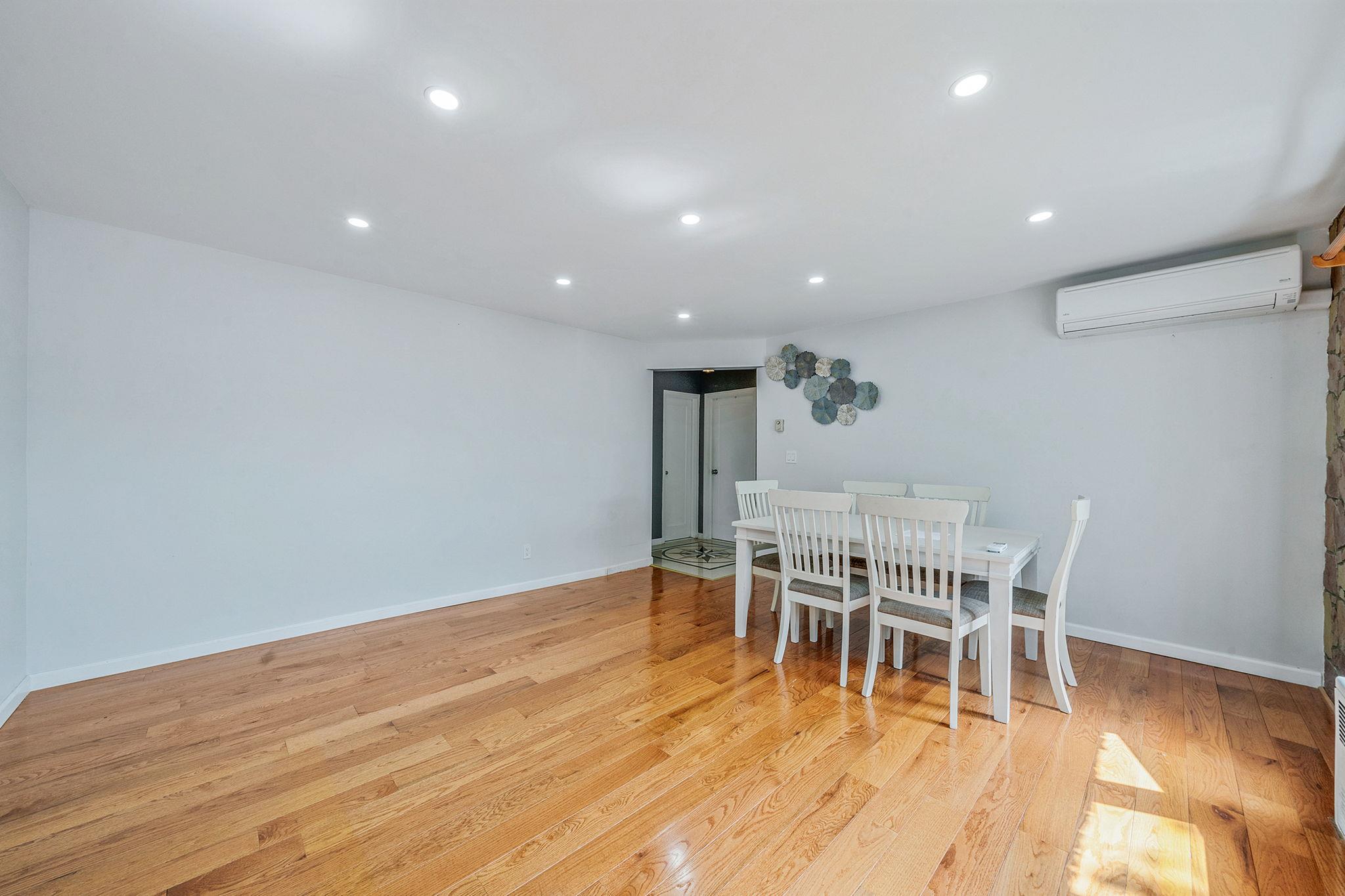 #9 photo, 859 Franklin Avenue, Valley Stream , NY 11580