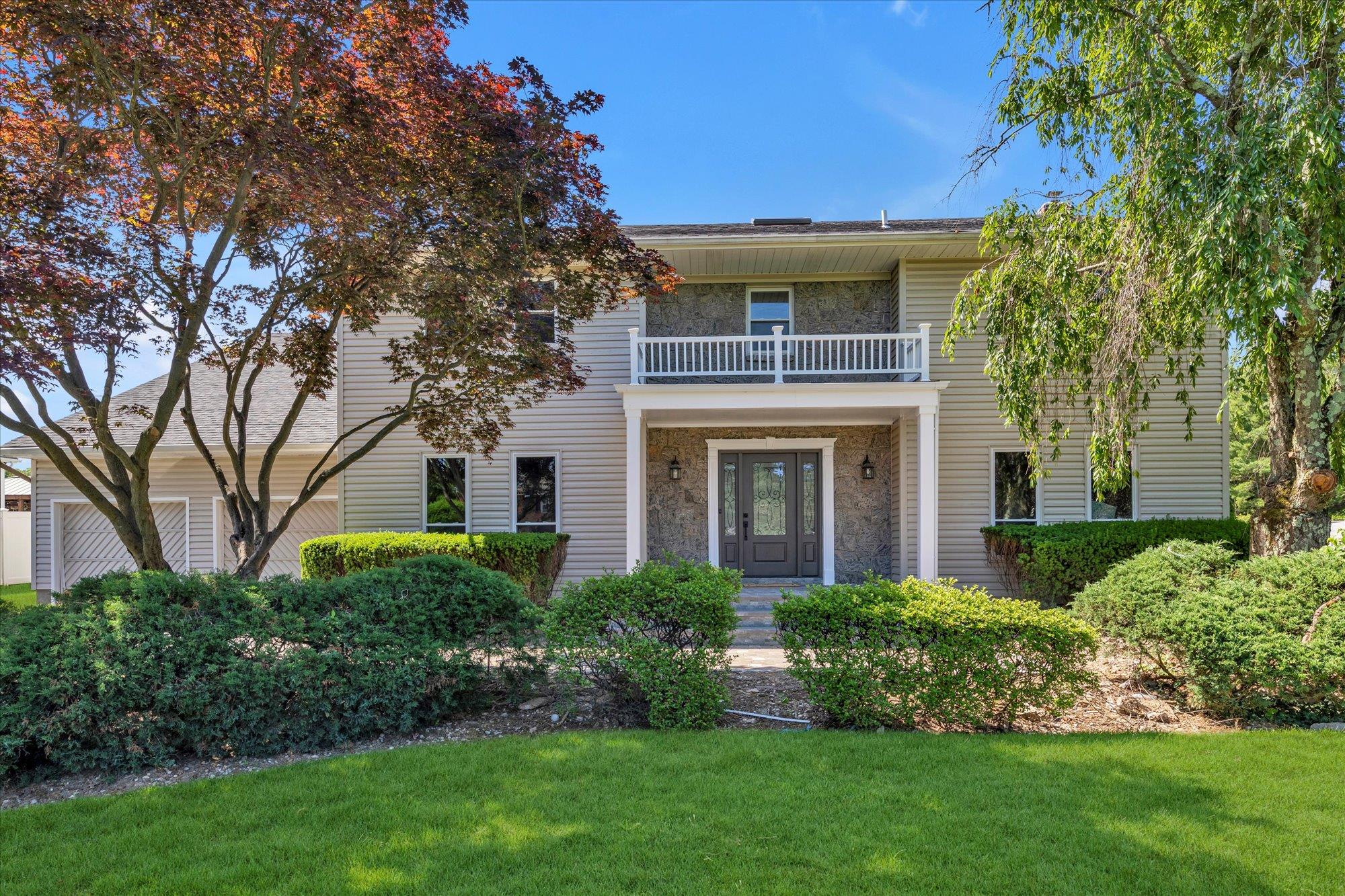 #1 photo, 6 Victor Lane, Woodbury , NY 11797
