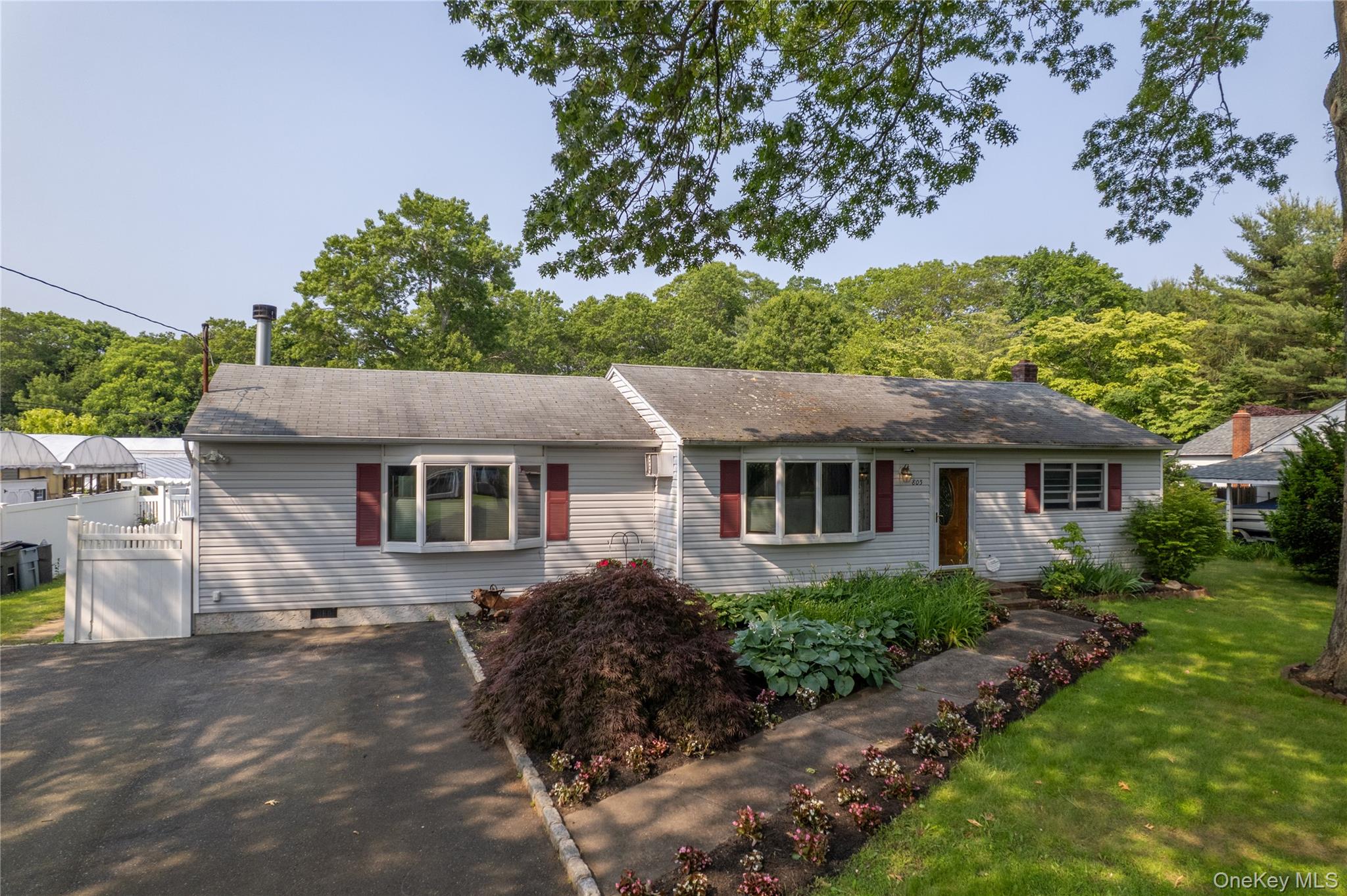 #2 photo, 805 Canal Road, サフォーク郡 Mount Sinai , NY 11766