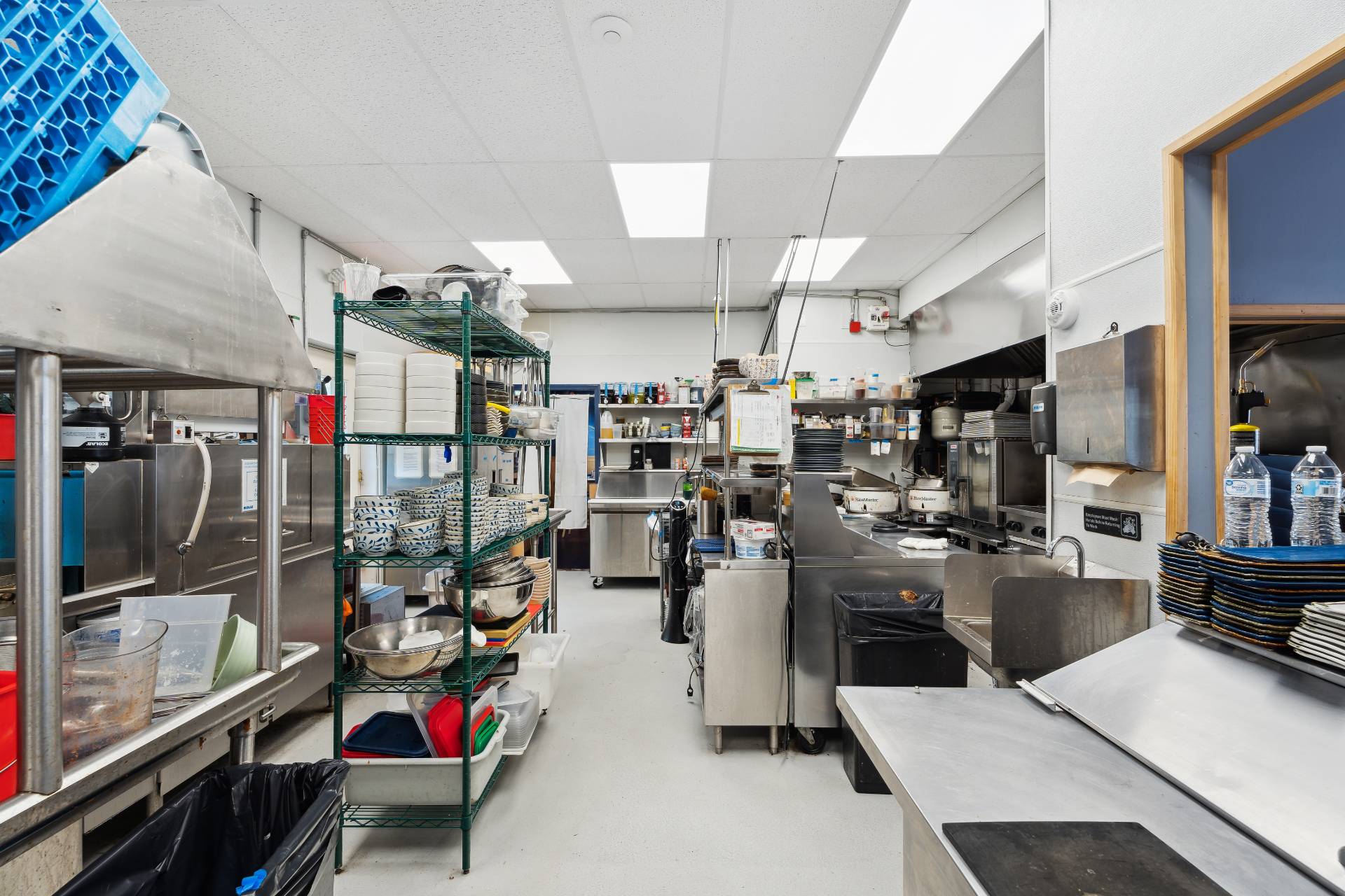 #18 photo, 670 Montauk Hwy, Unit E, サフォーク郡 Water Mill , NY 11976