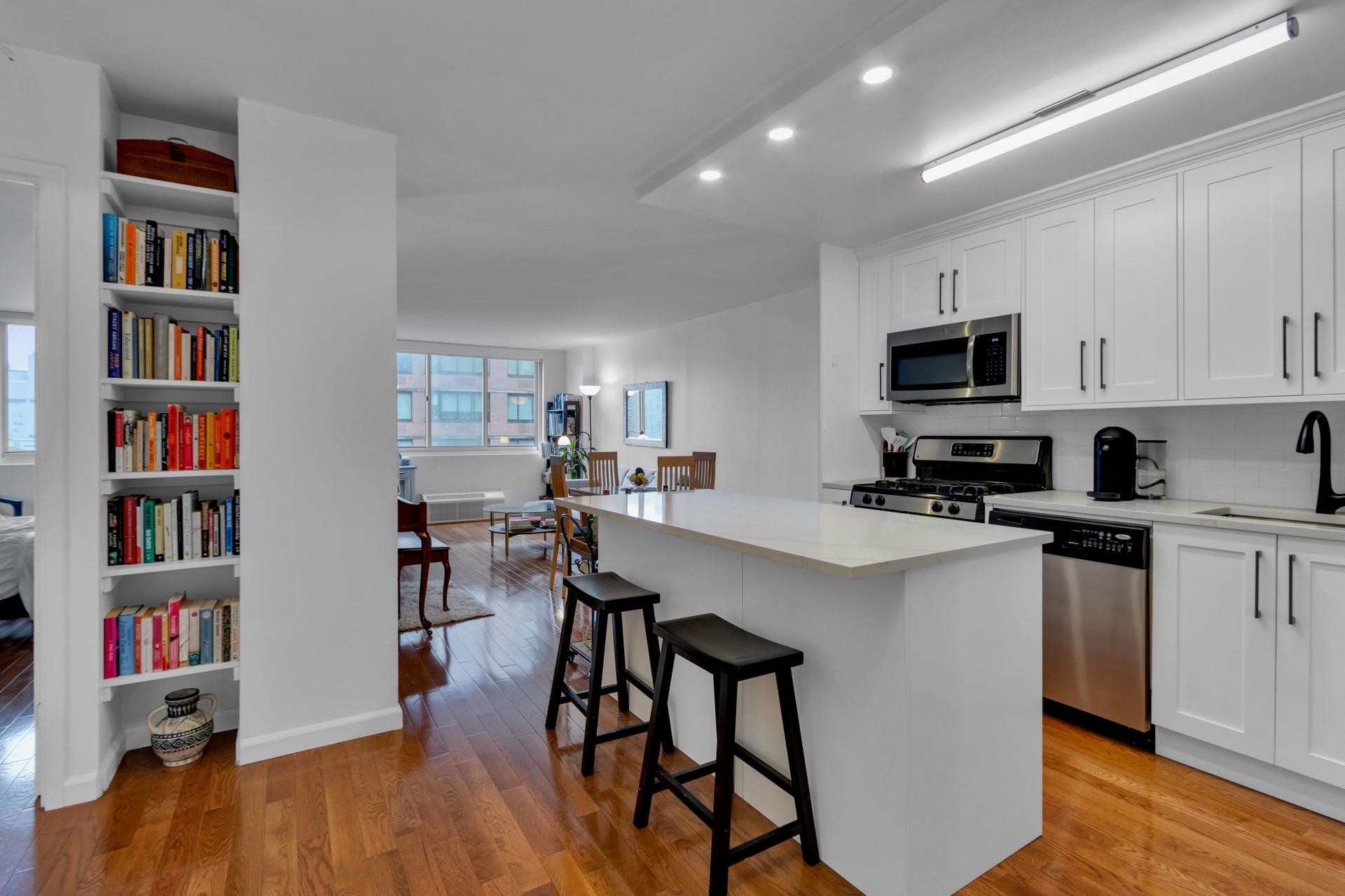 #1 photo, 345 E 93rd Street, New York (Manhattan) , NY 10128