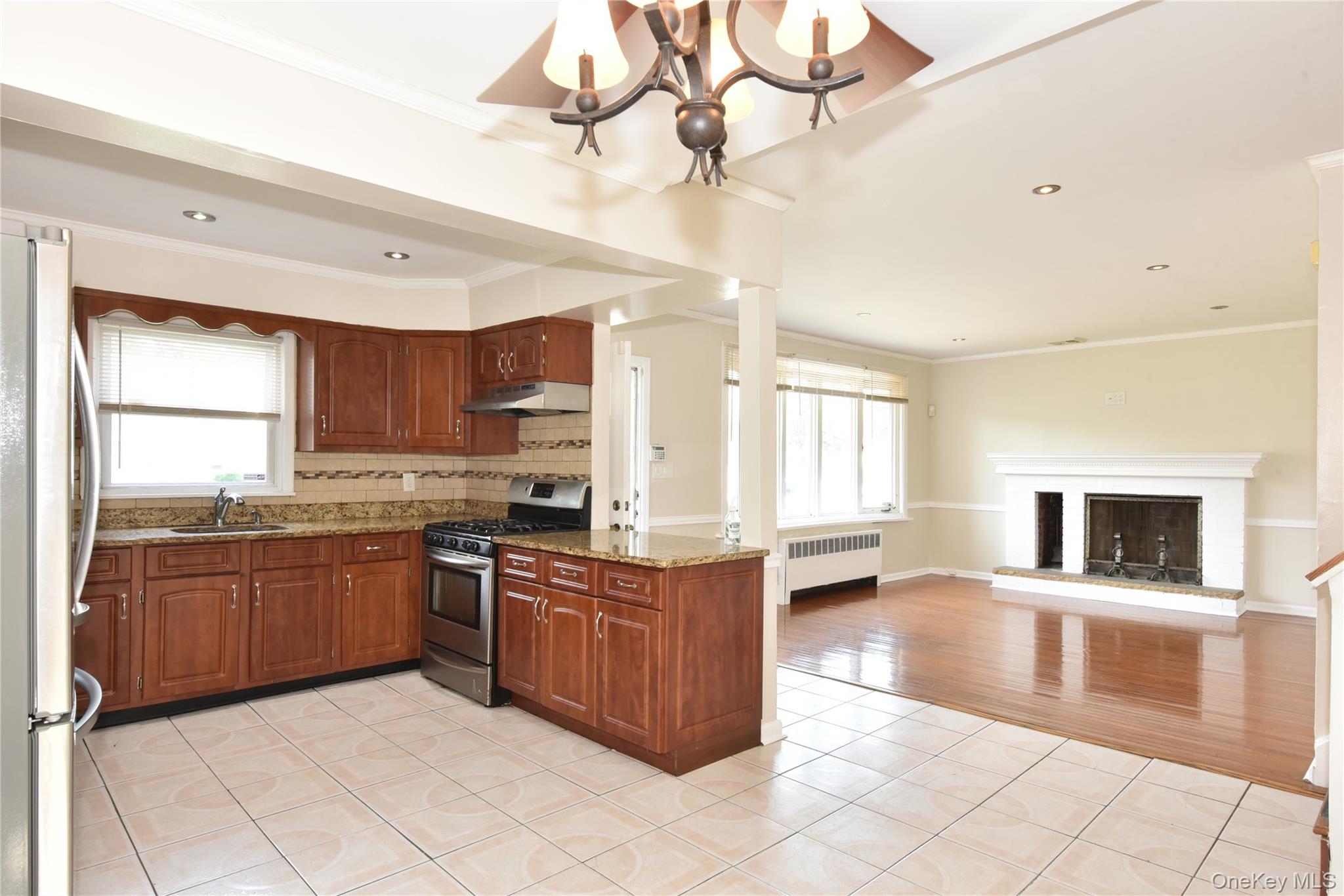 #9 photo, 114 Frederick Avenue, Roosevelt , NY 11575