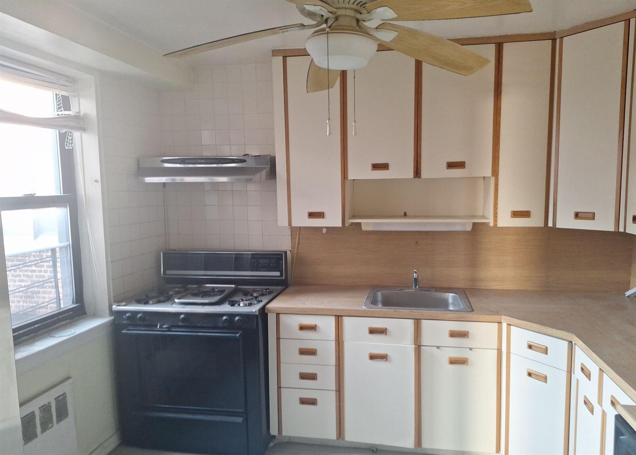 #4 photo, 2866 Marion Avenue, ブロンクス区 Bronx , NY 10458