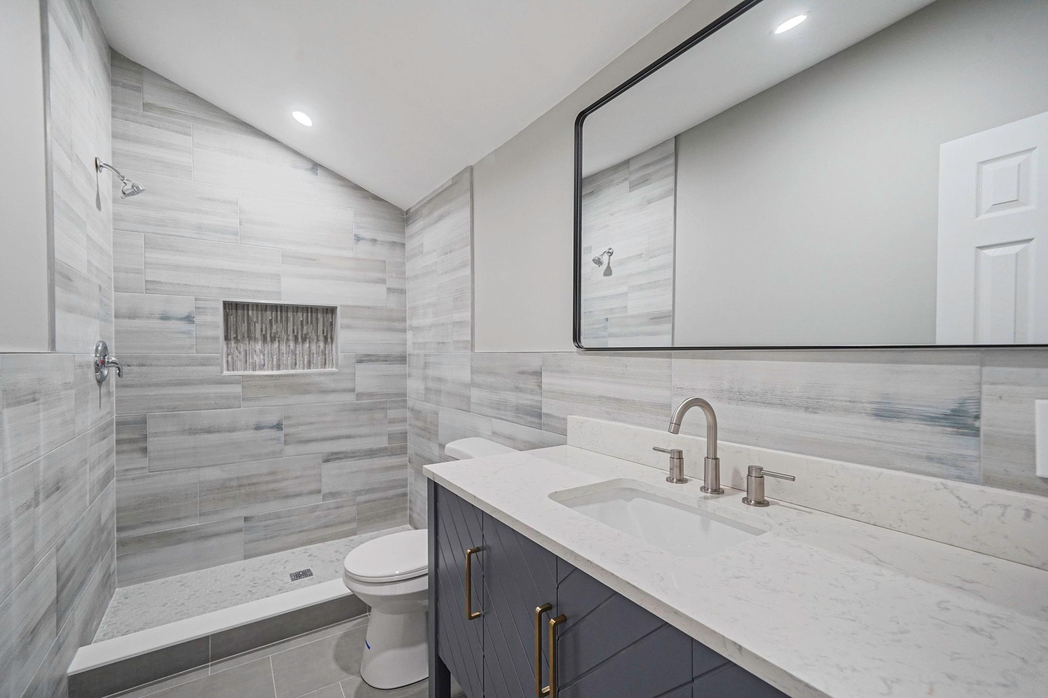 #13 photo, 14 Sycamore Street, サフォーク郡 Centereach , NY 11720