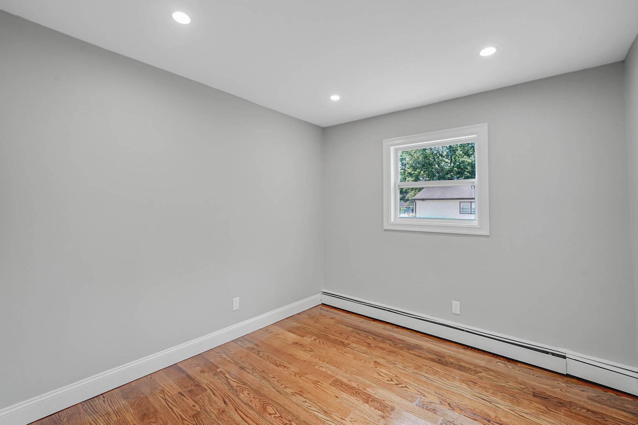 #14 photo, 14 Sycamore Street, サフォーク郡 Centereach , NY 11720