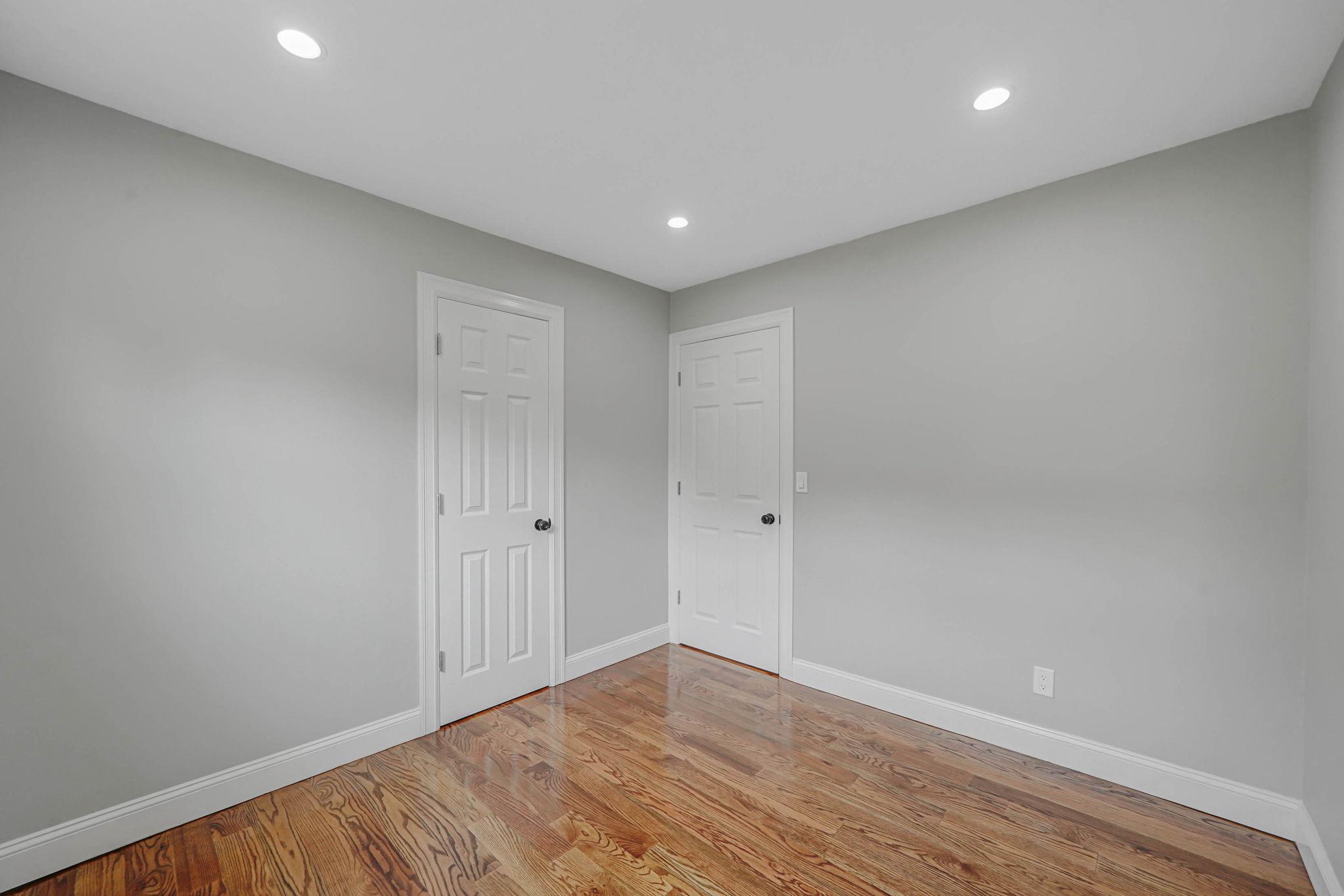 #15 photo, 14 Sycamore Street, サフォーク郡 Centereach , NY 11720