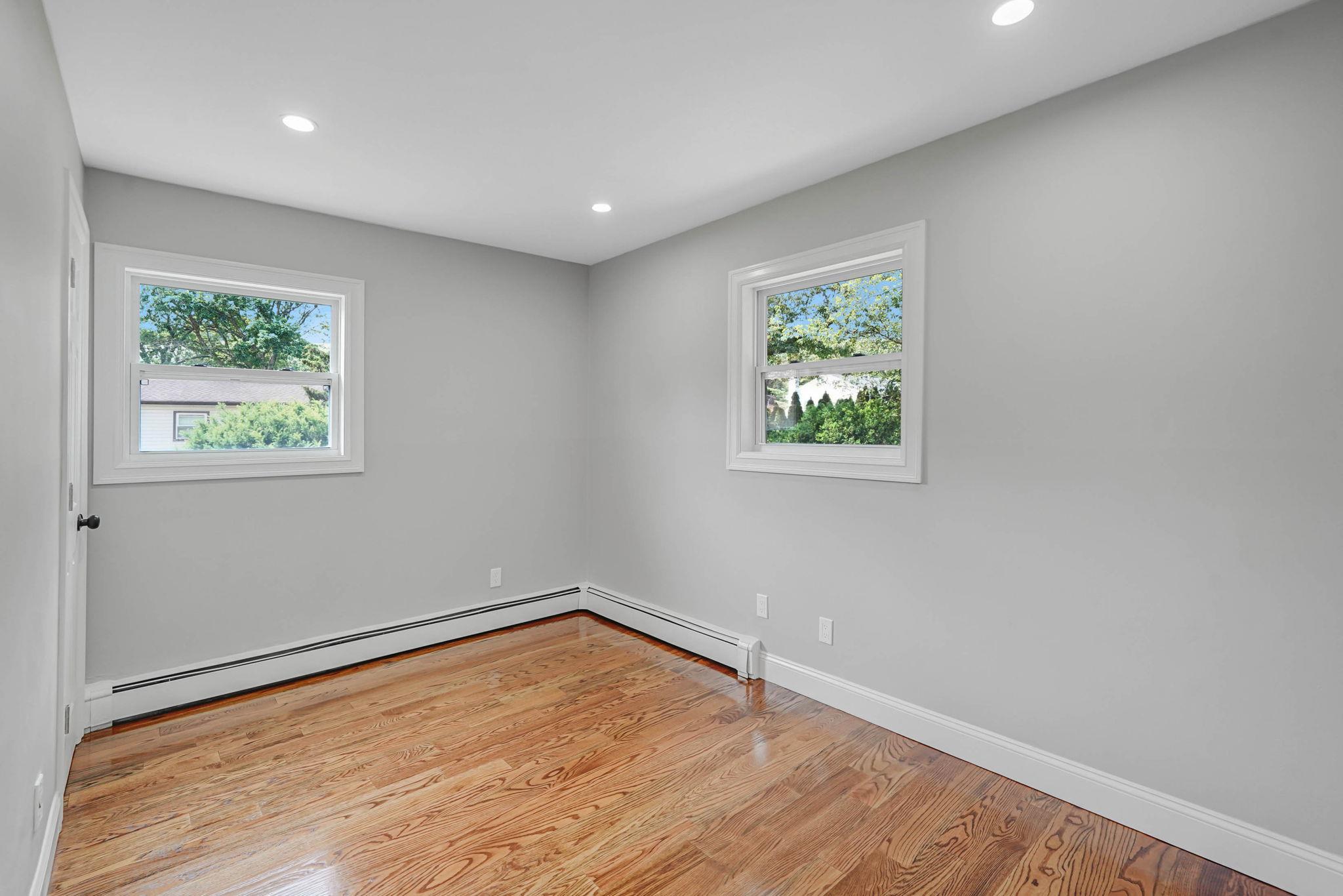 #16 photo, 14 Sycamore Street, サフォーク郡 Centereach , NY 11720