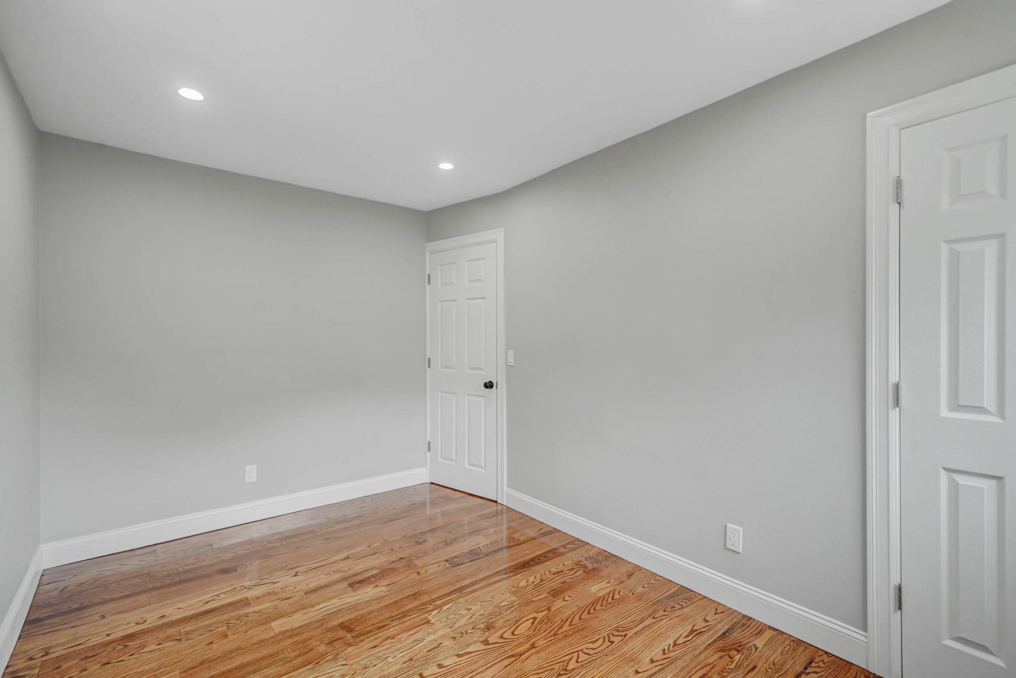 #17 photo, 14 Sycamore Street, サフォーク郡 Centereach , NY 11720