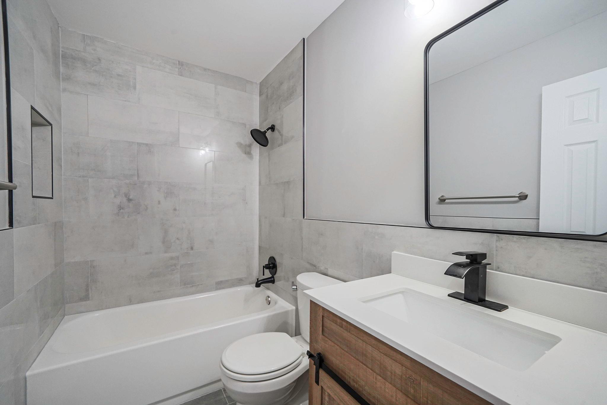 #18 photo, 14 Sycamore Street, サフォーク郡 Centereach , NY 11720