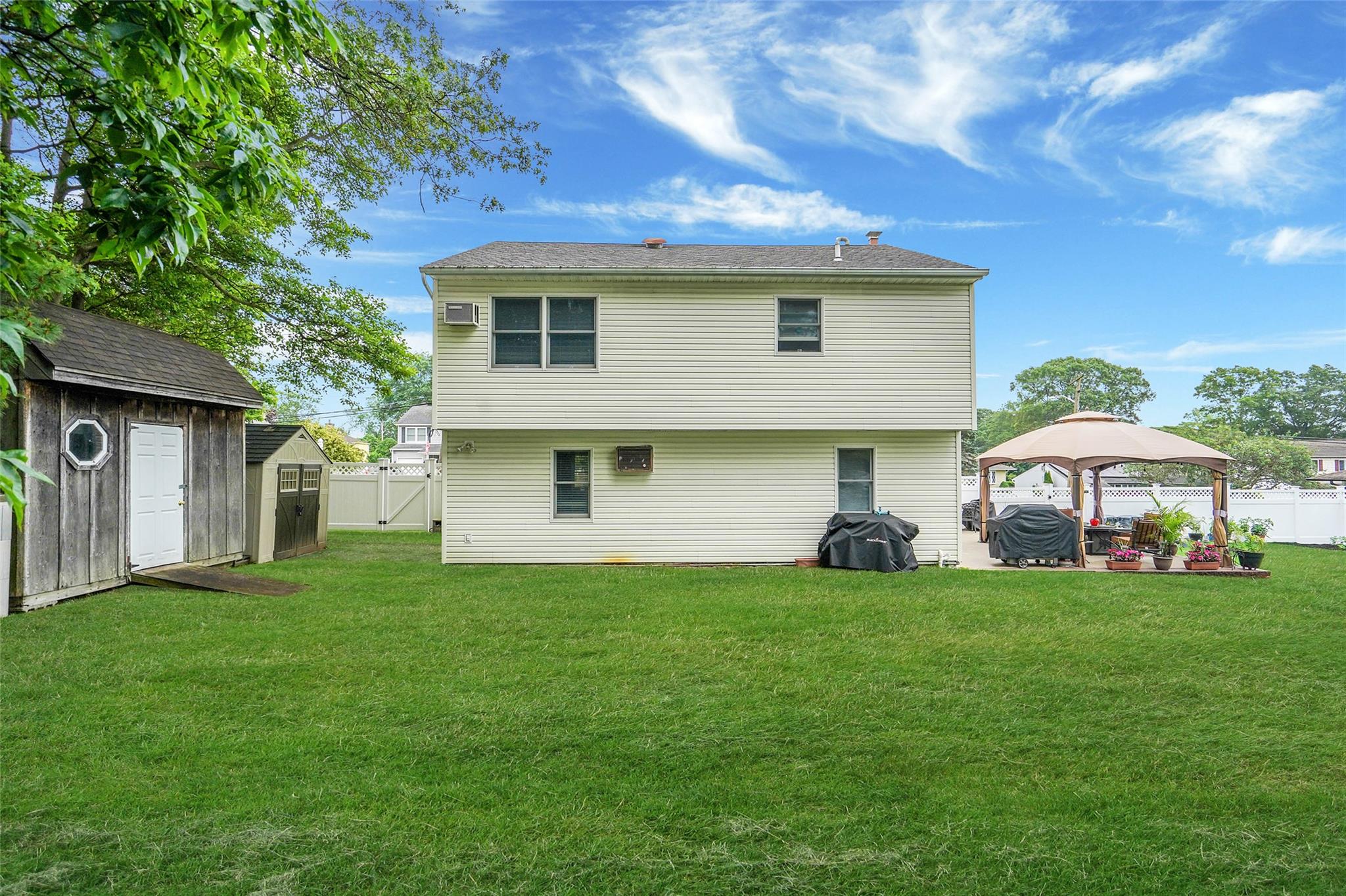 #10 photo, 6 Center Street, Ronkonkoma , NY 11779