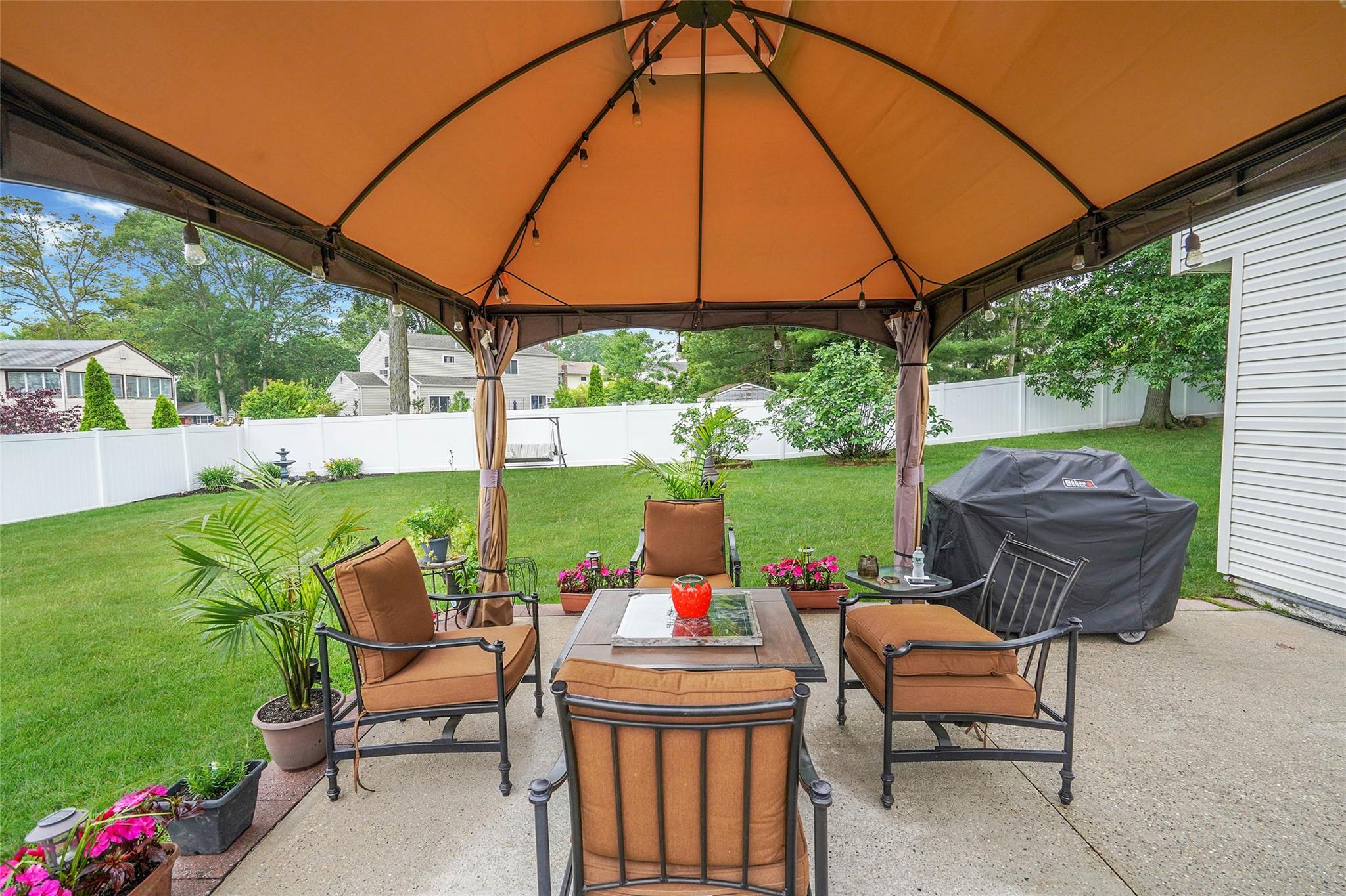 #15 photo, 6 Center Street, Ronkonkoma , NY 11779