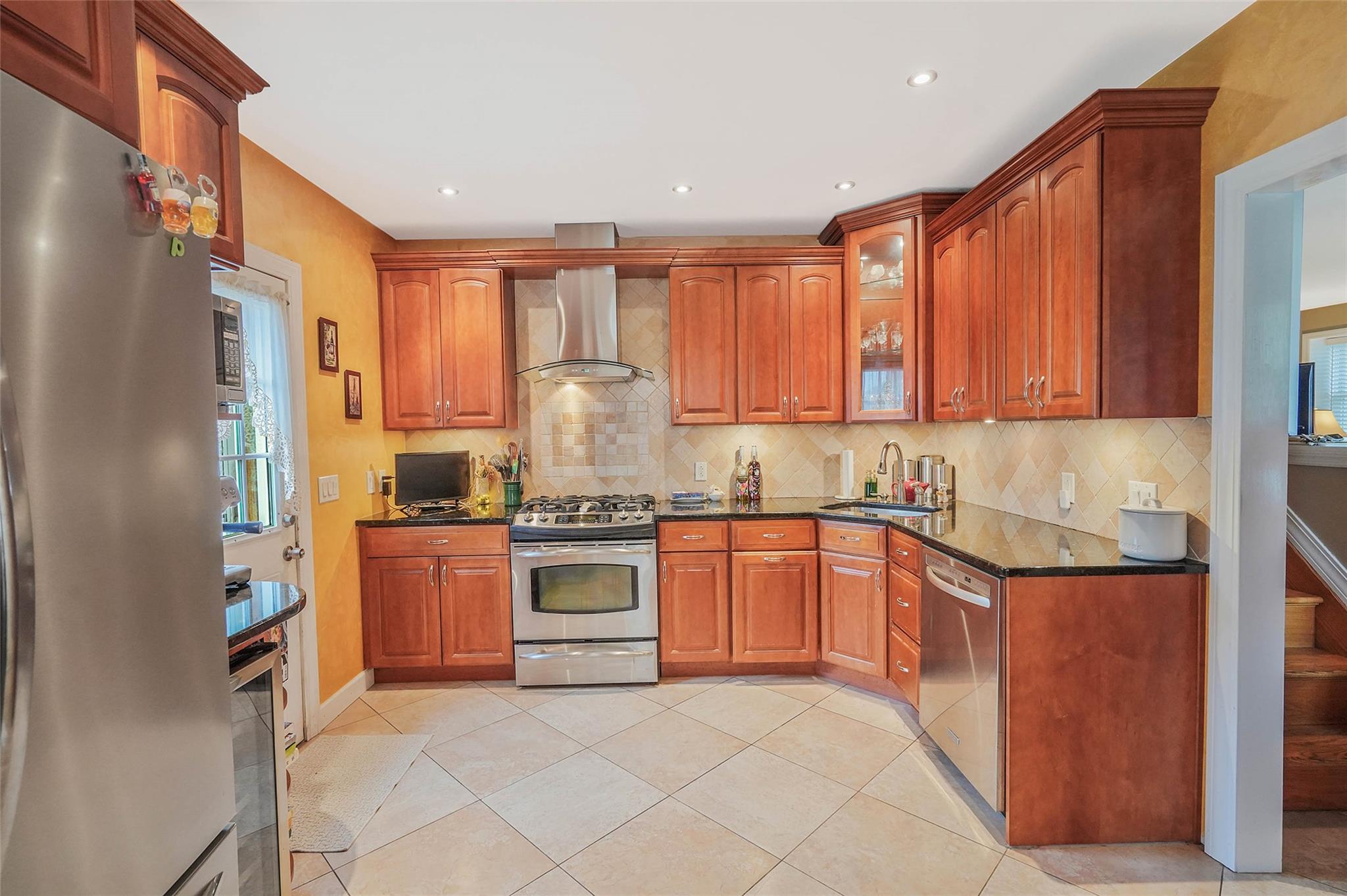 #18 photo, 6 Center Street, Ronkonkoma , NY 11779