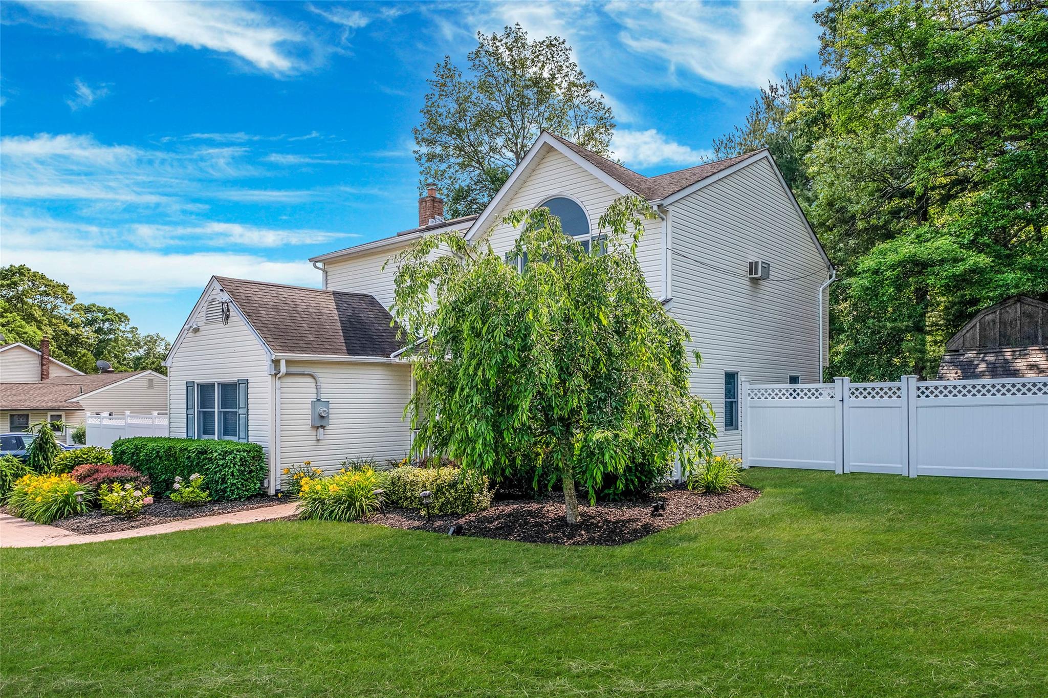 #6 photo, 6 Center Street, Ronkonkoma , NY 11779