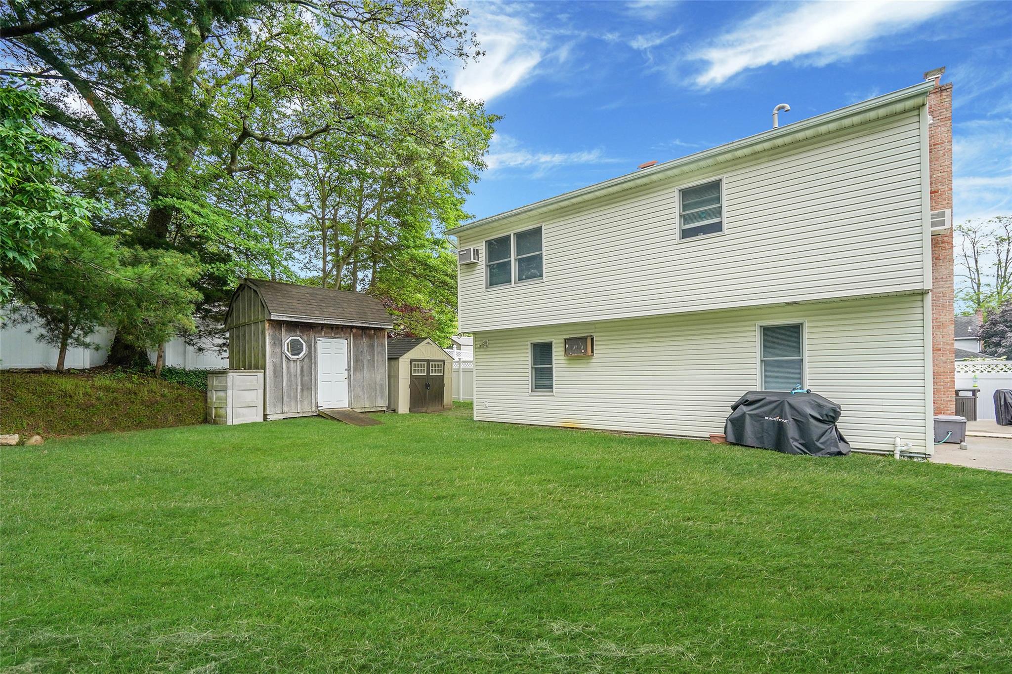 #9 photo, 6 Center Street, Ronkonkoma , NY 11779