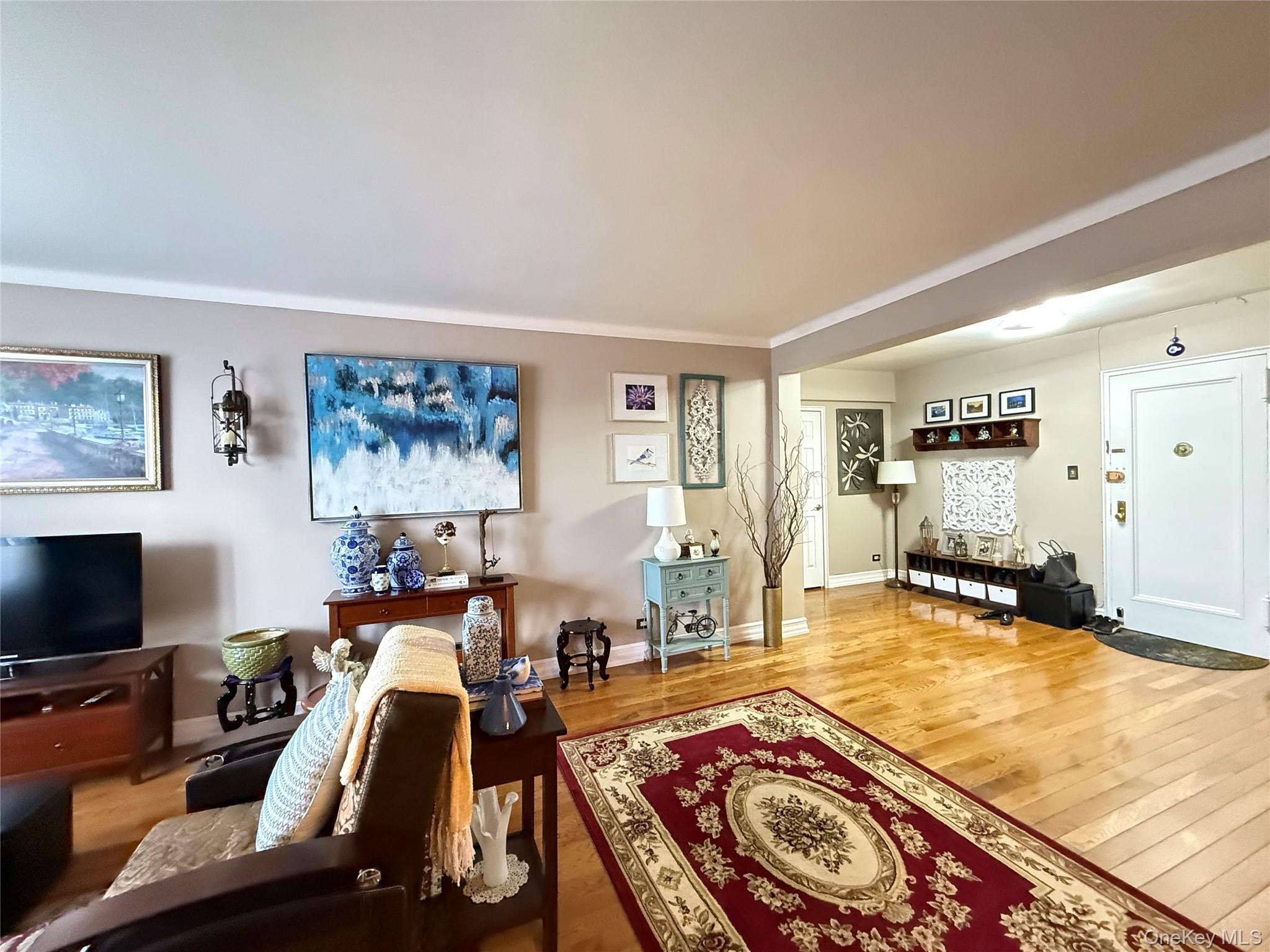 #2 photo, 143-50 Hoover Avenue, Briarwood , NY 11435