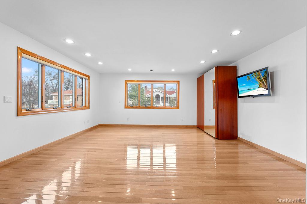 #16 photo, 64-16 211th Street, クイーンズ区 Bayside , NY 11364