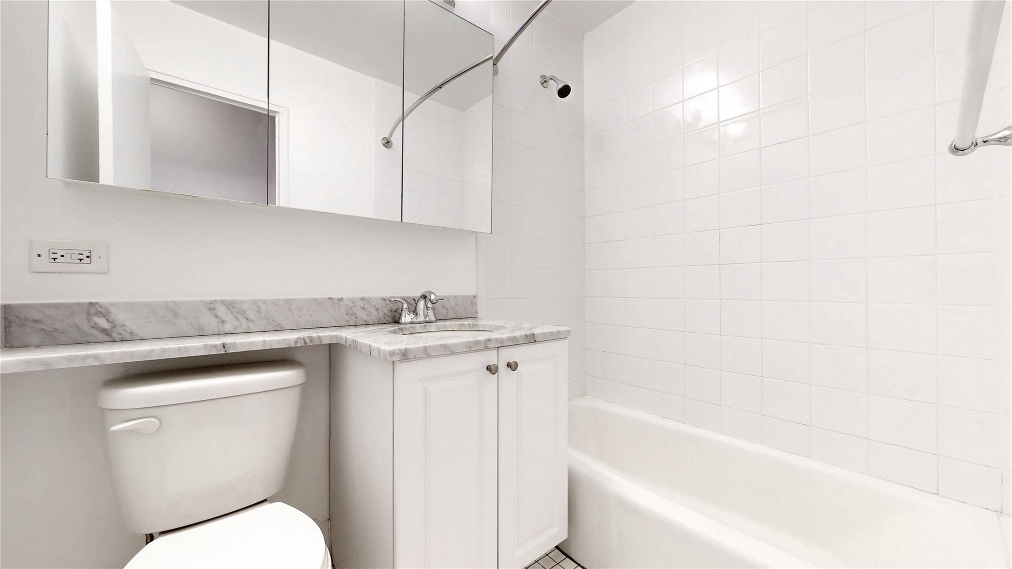 #19 photo, 2500 Johnson Avenue, 布朗士 Bronx , NY 10463