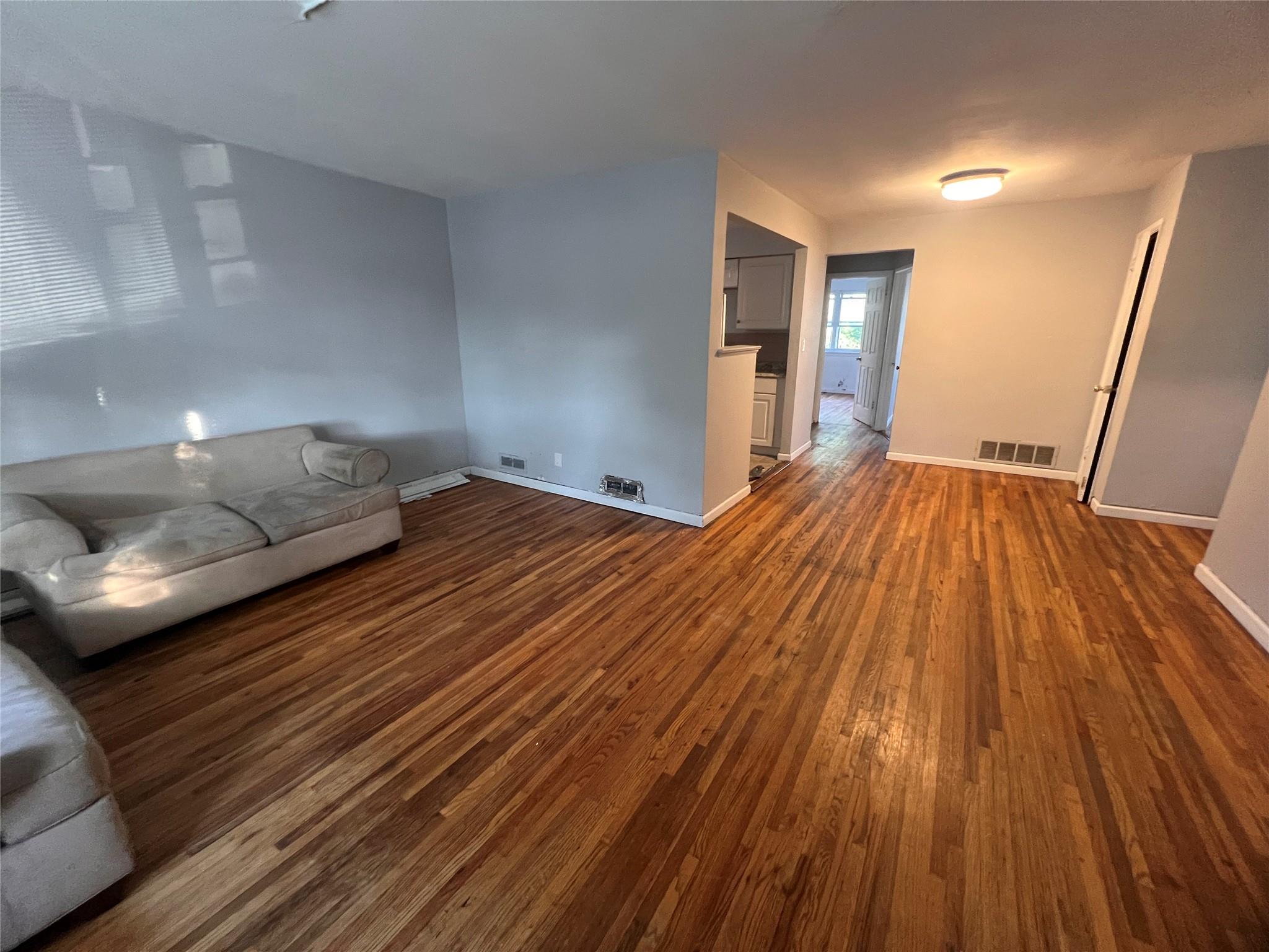 #2 photo, 2832 Harding Avenue, ブロンクス区 Bronx , NY 10465