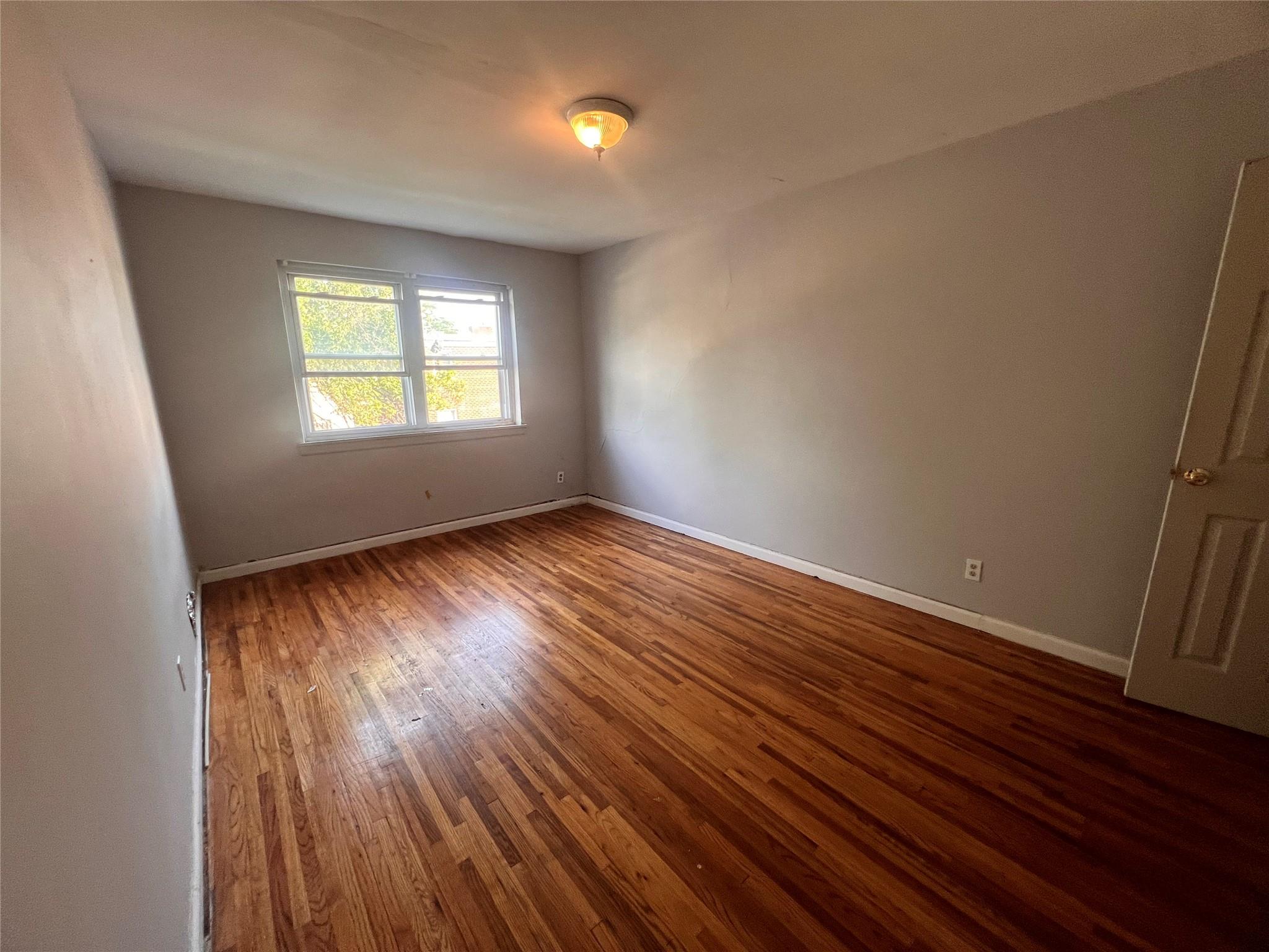 #4 photo, 2832 Harding Avenue, ブロンクス区 Bronx , NY 10465