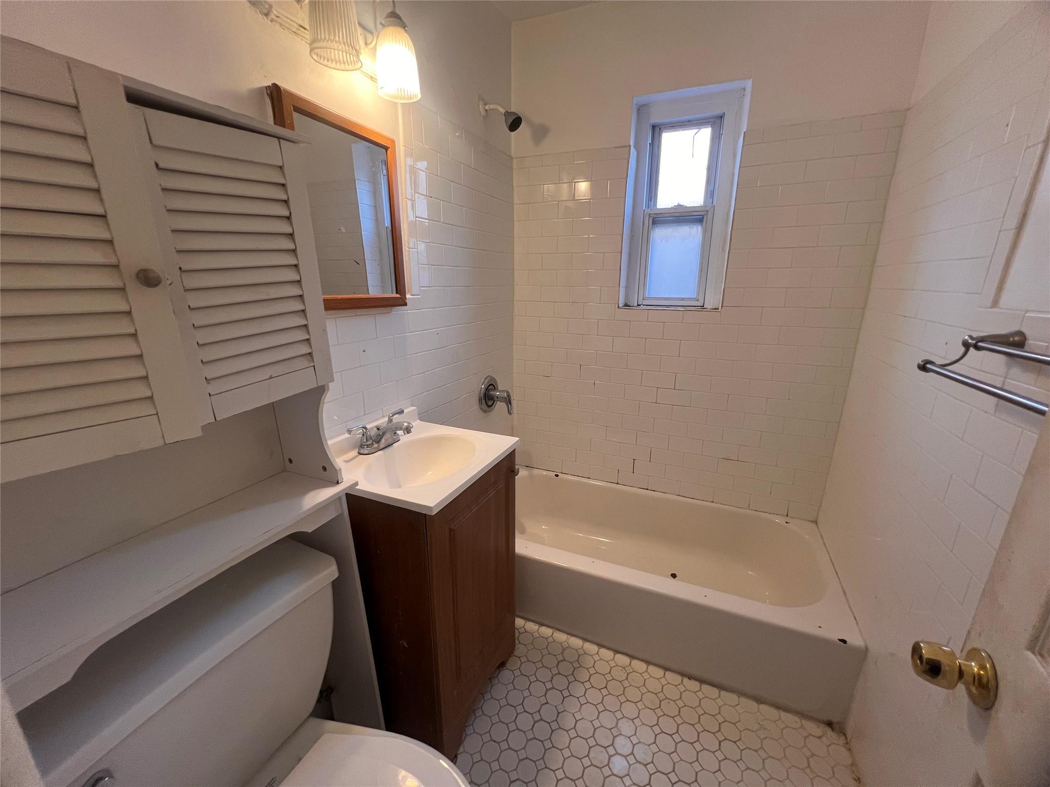 #6 photo, 2832 Harding Avenue, ブロンクス区 Bronx , NY 10465