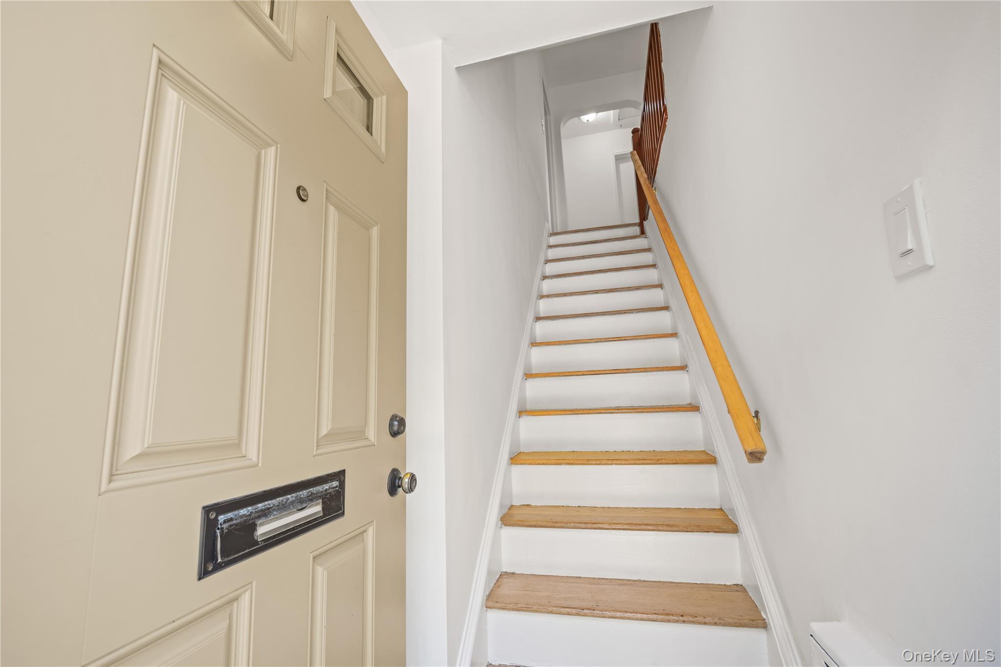 #10 photo, 73-10 Springfield Boulevard, קווינס Bayside , NY 11364