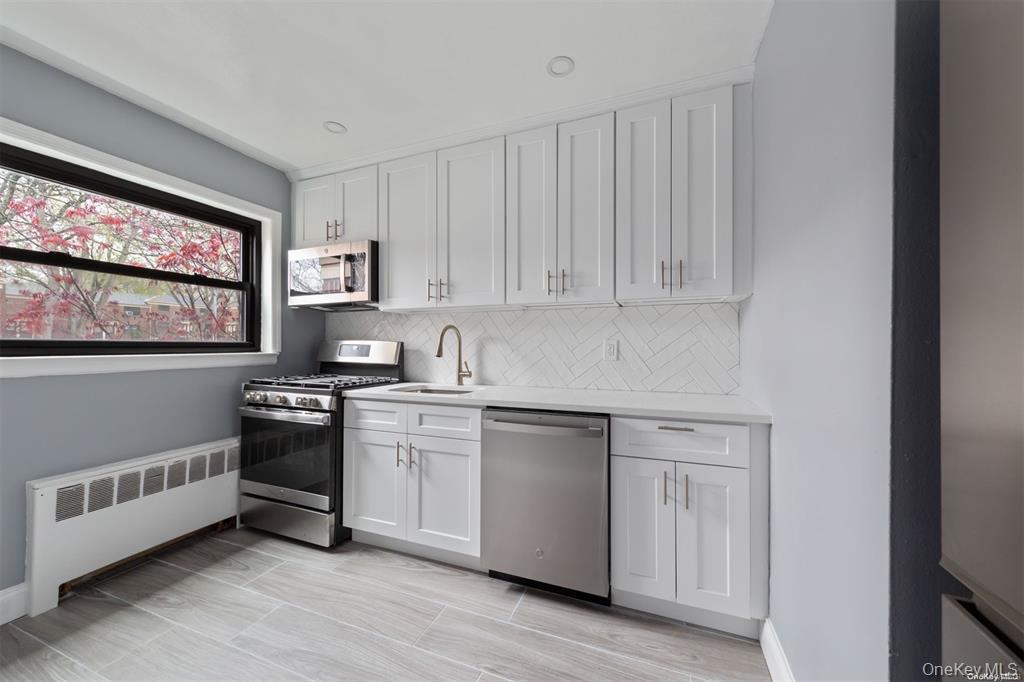 #14 photo, 73-10 Springfield Boulevard, קווינס Bayside , NY 11364