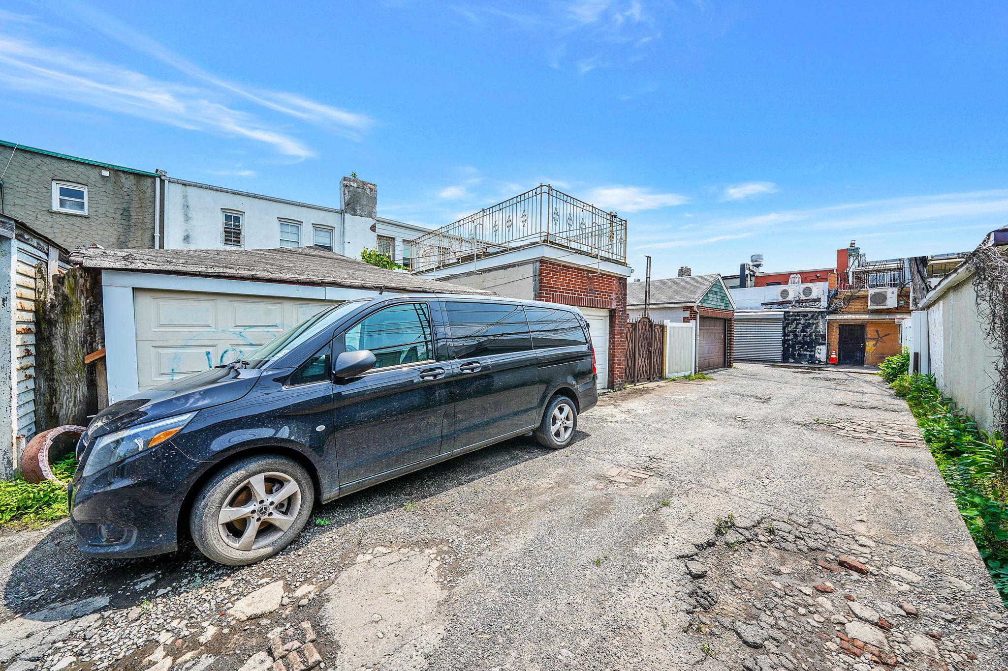 #4 photo, 2168 37th Street, クイーンズ区 Astoria , NY 11105