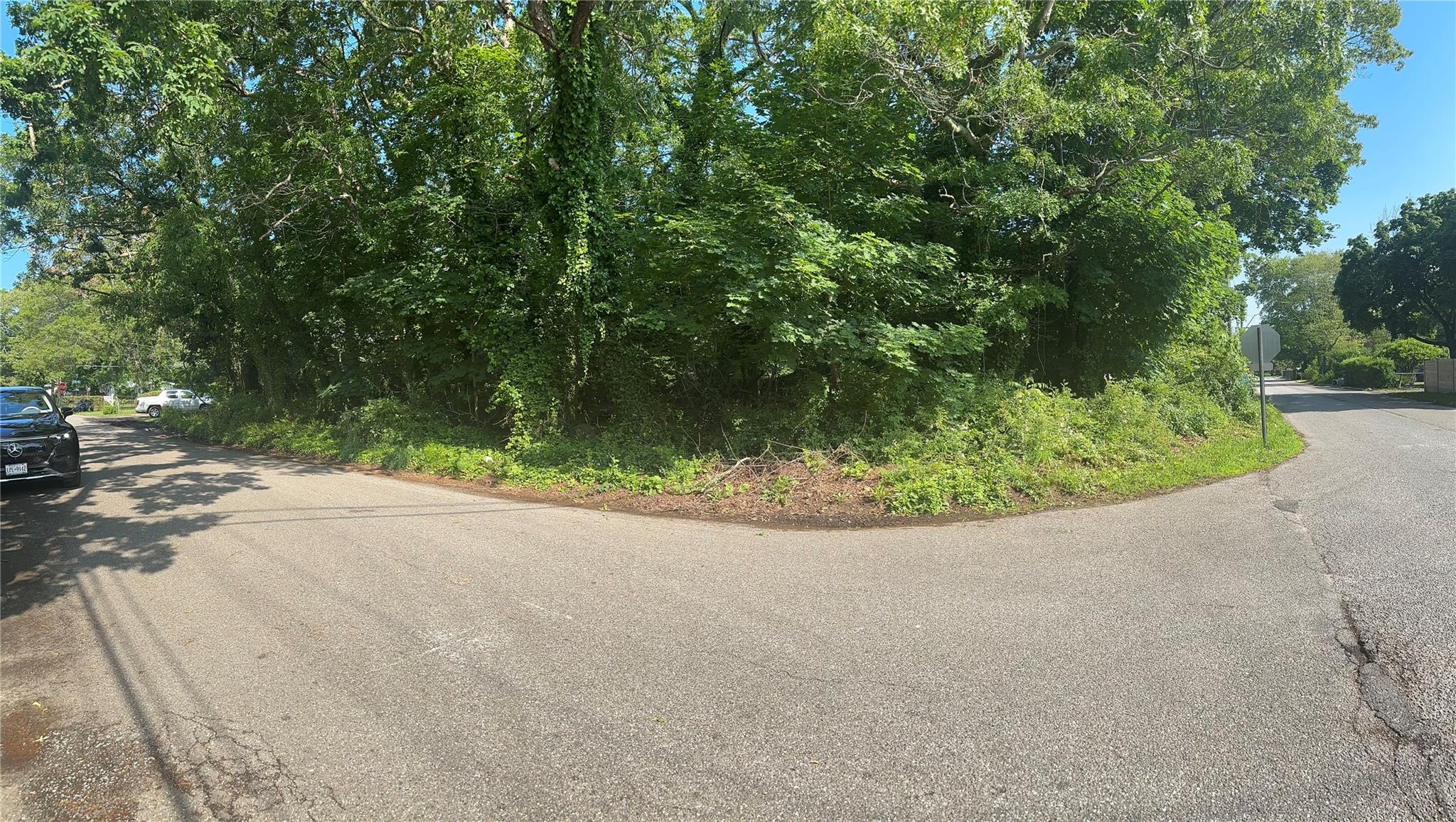 #3 photo, 8 Woodside, Mastic Beach , NY 11951