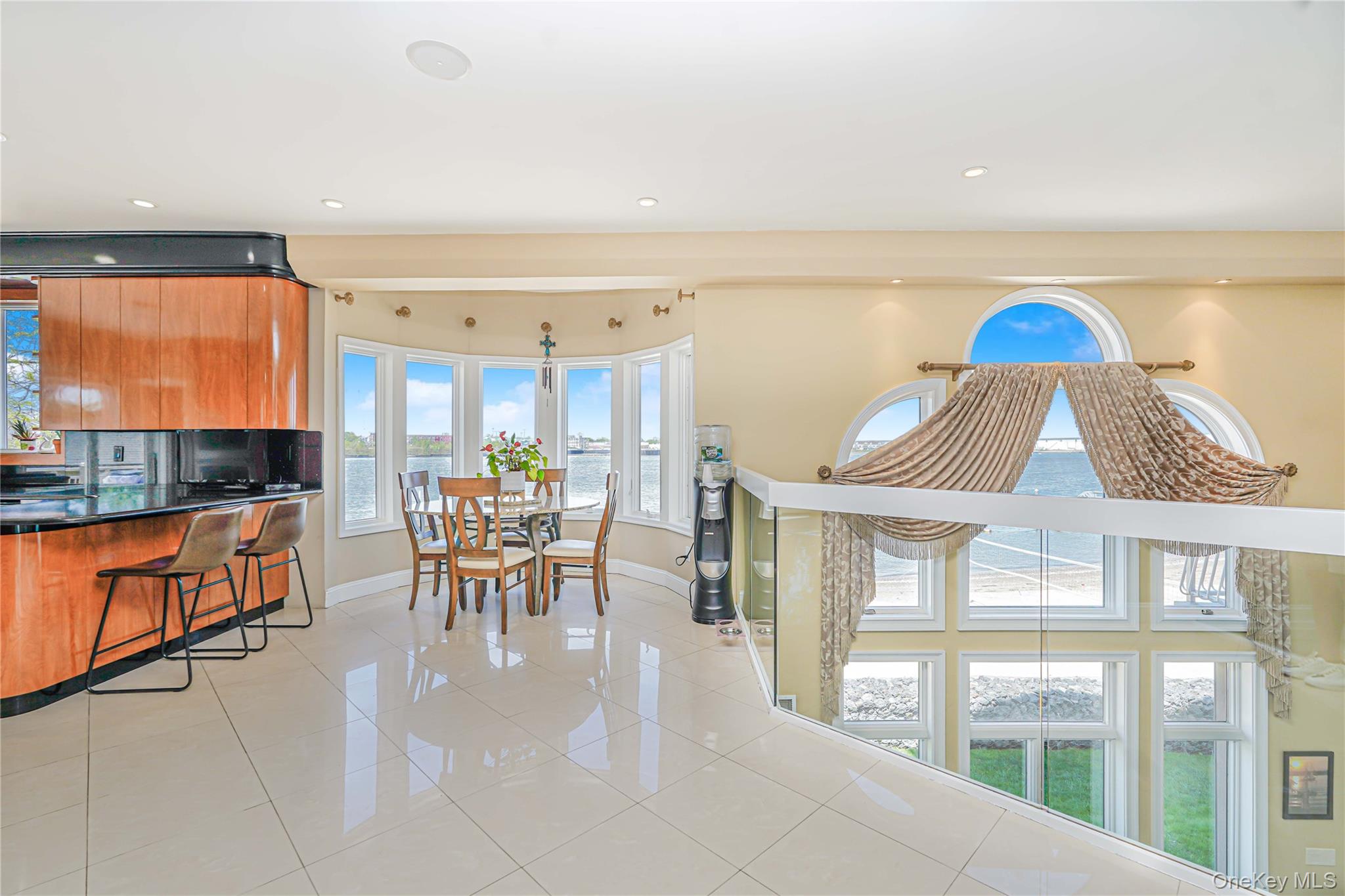 #8 photo, 30 AVIVA Court, スタテンアイランド Staten Island , NY 10307