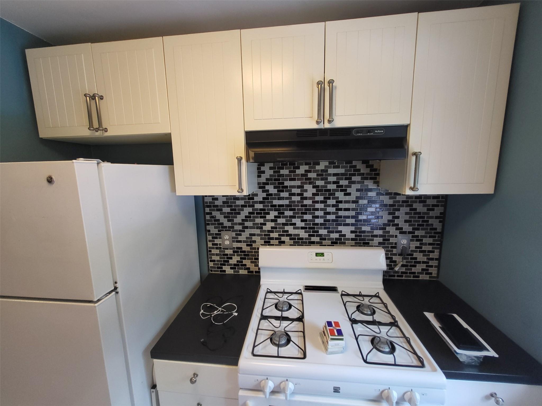 #17 photo, 224-23 Kingsbury Avenue, クイーンズ区 Oakland Gardens , NY 11364