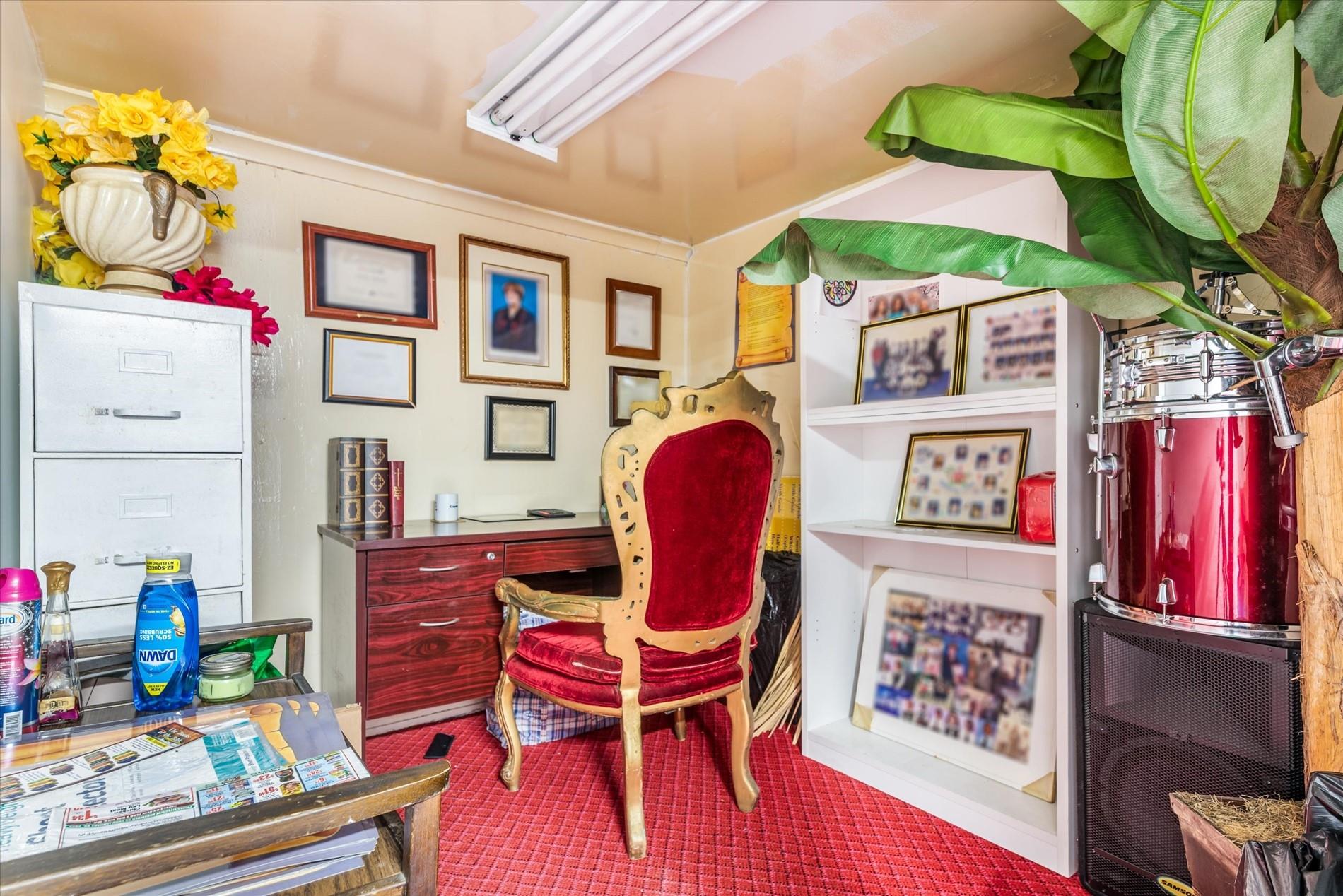 #13 photo, 119-07 Sutphin Boulevard, クイーンズ区 Jamaica , NY 11434