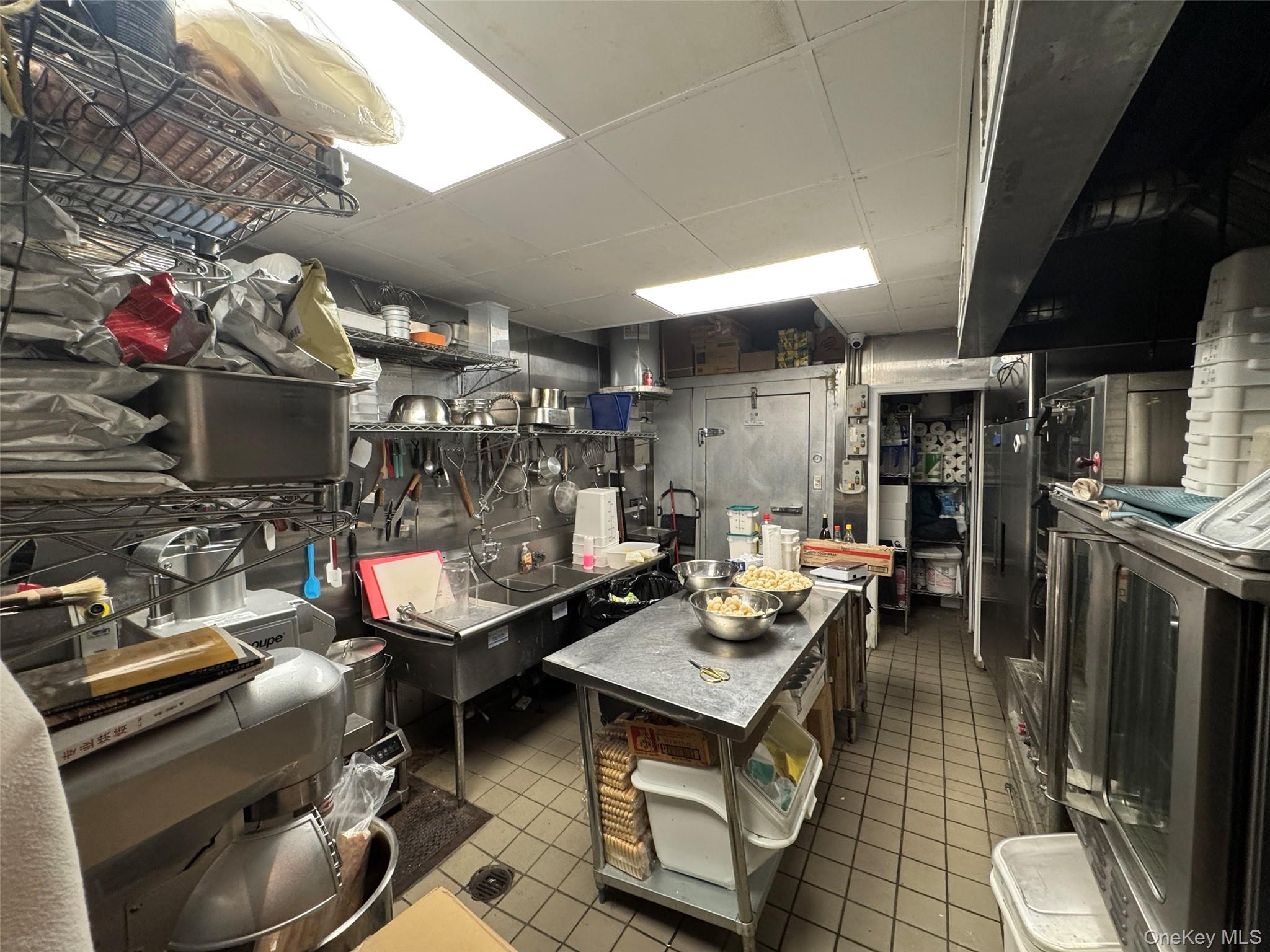 #3 photo, 83-12 37th Avenue, クイーンズ区 Jackson Heights , NY 11372