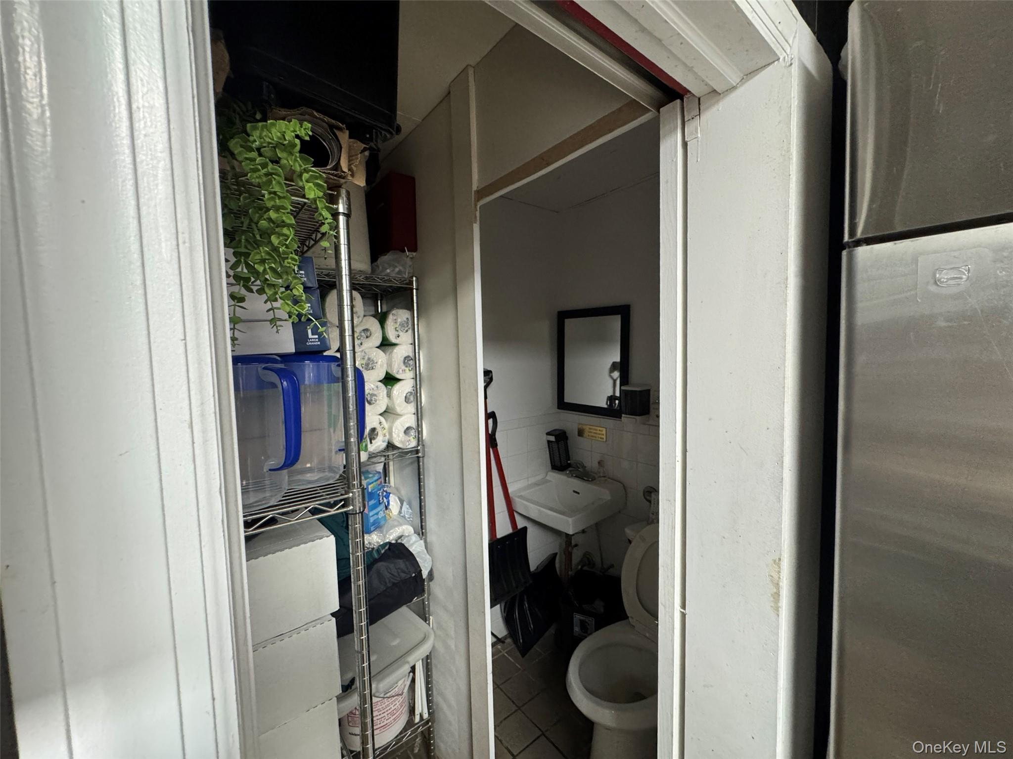 #4 photo, 83-12 37th Avenue, クイーンズ区 Jackson Heights , NY 11372