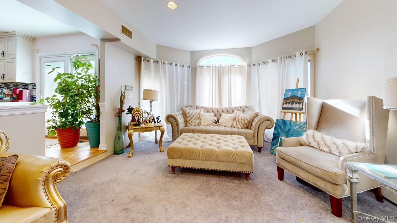 #10 photo, 16 Wildwood Lane, Smithtown , NY 11787