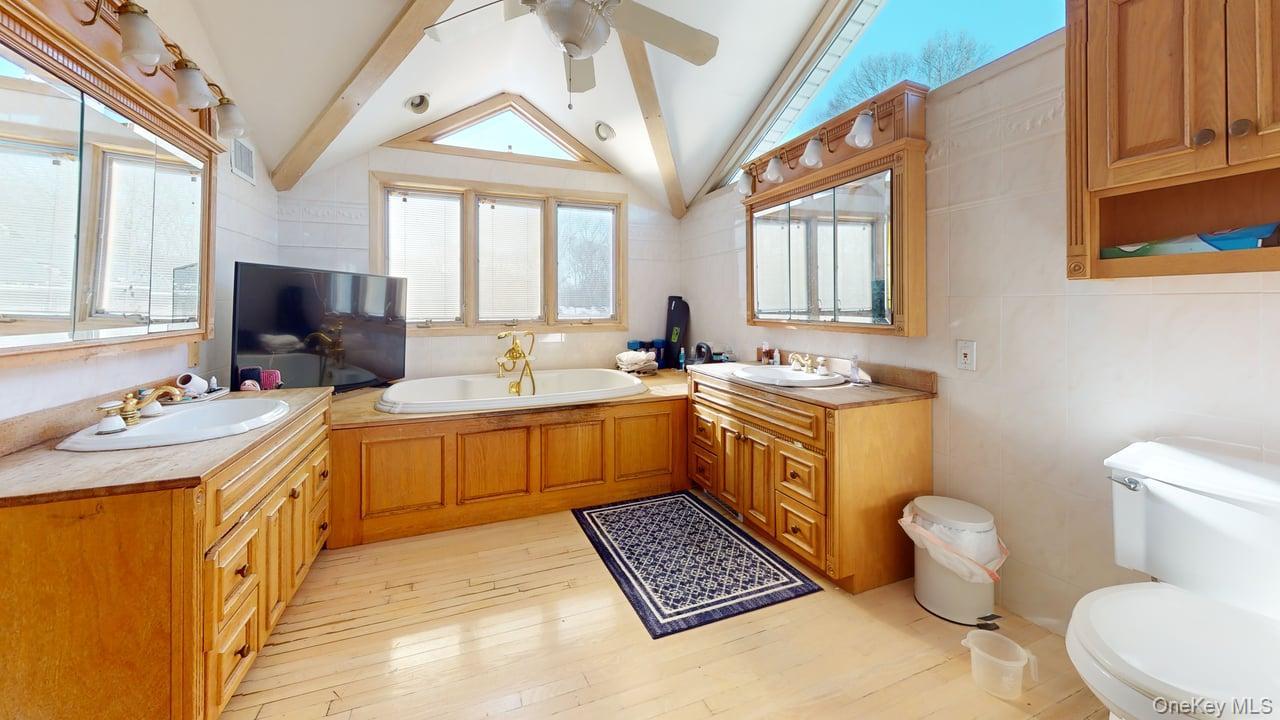 #2 photo, 16 Wildwood Lane, Smithtown , NY 11787