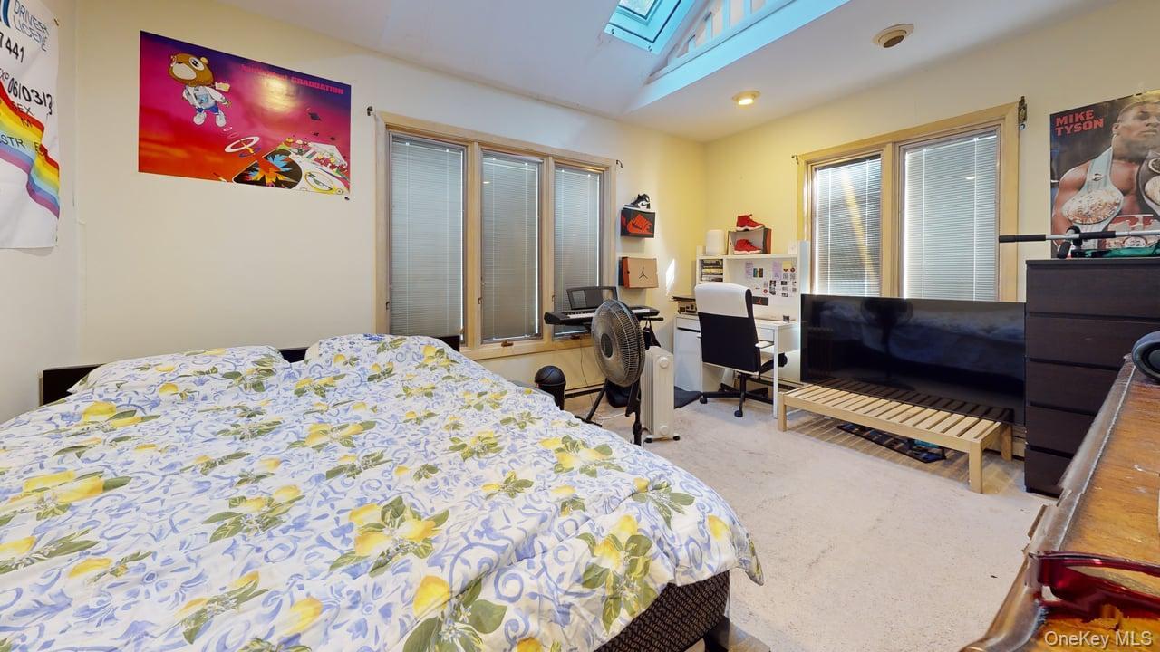 #5 photo, 16 Wildwood Lane, Smithtown , NY 11787