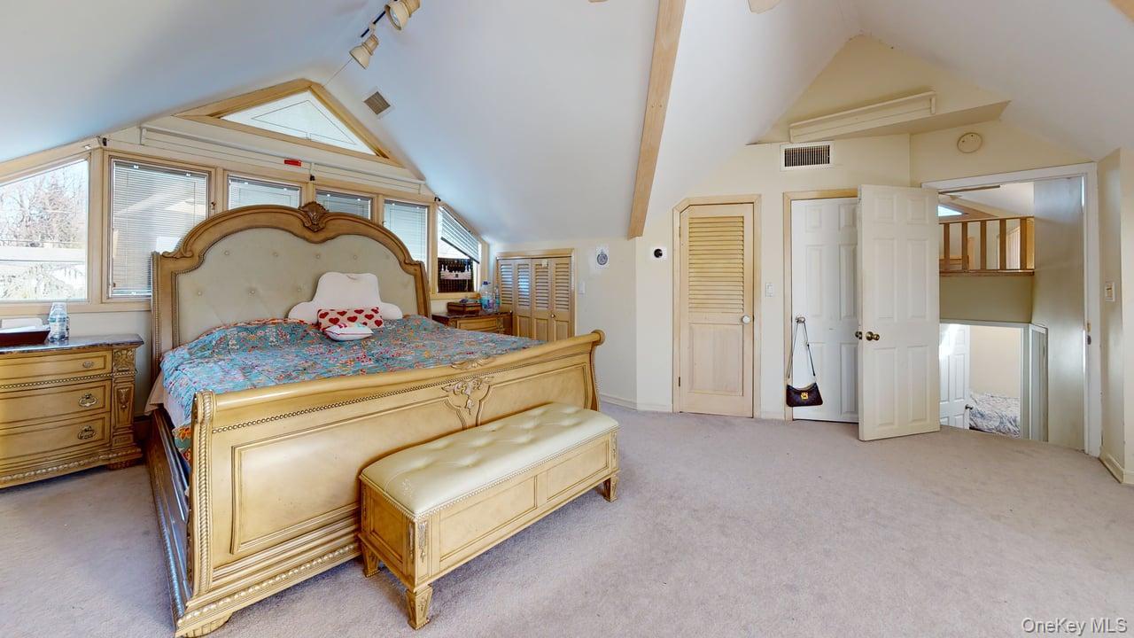 #7 photo, 16 Wildwood Lane, Smithtown , NY 11787